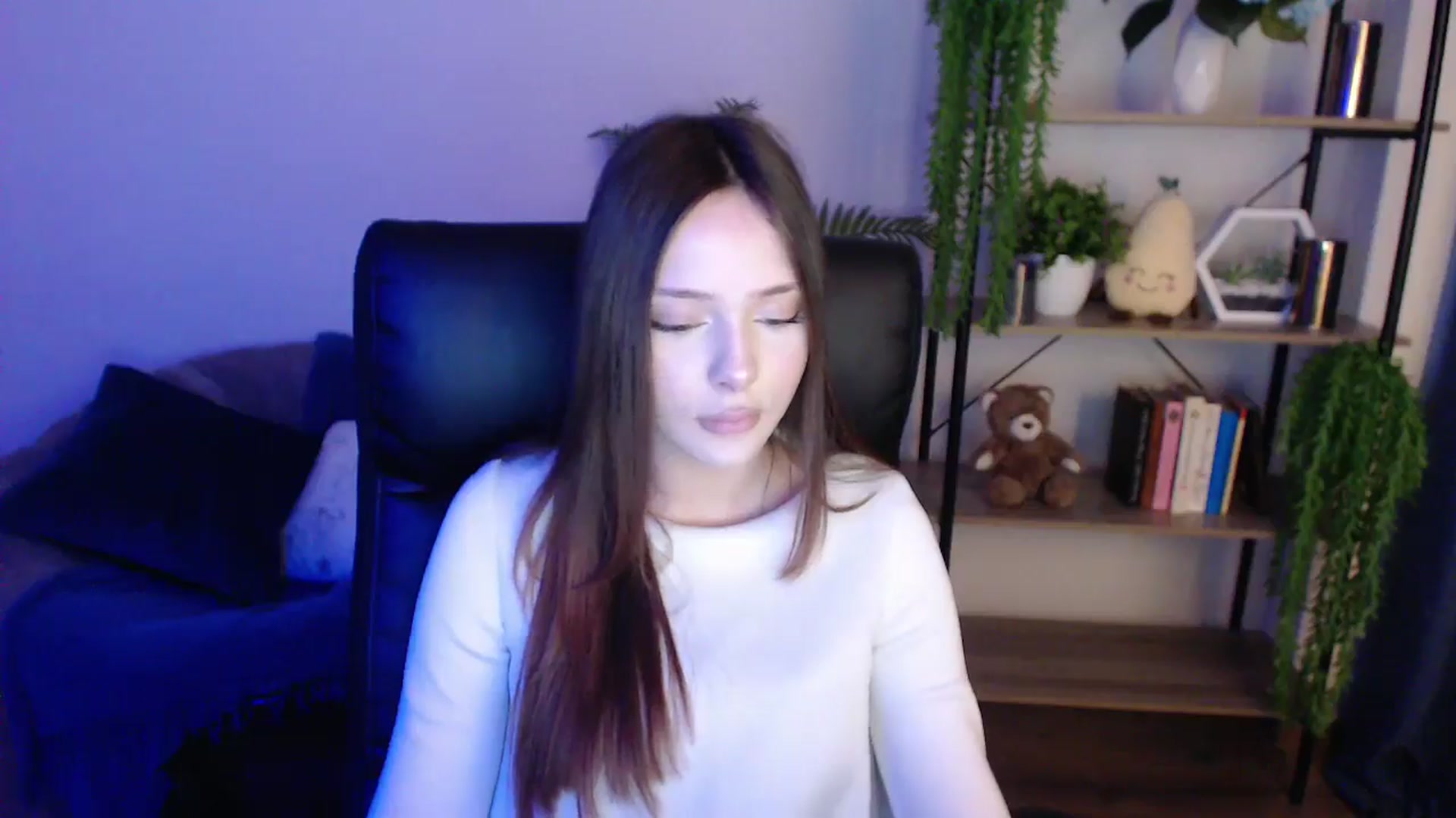Gallery image thumbnail from KateManelli's myfreecams stream on, 02/05/2025, 10:14 image 9 of 20