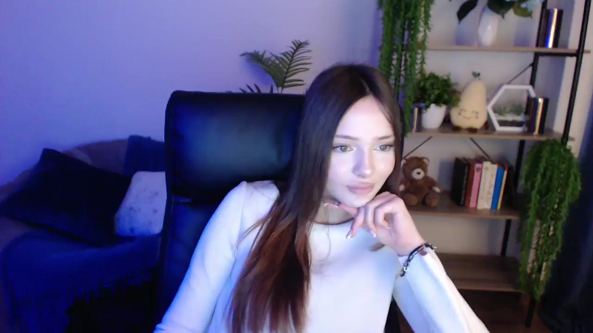 Gallery image thumbnail from KateManelli's myfreecams stream on, 02/05/2025, 10:14 image 19 of 20