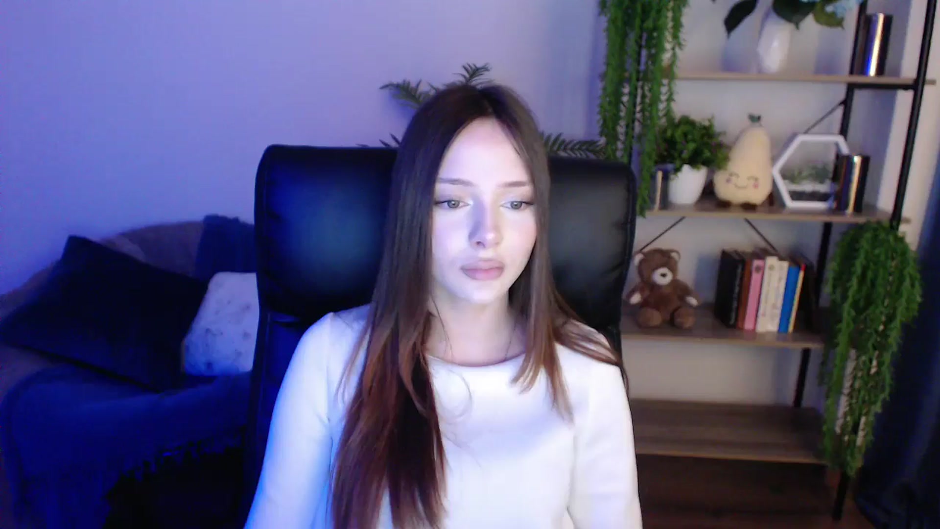 Gallery image thumbnail from KateManelli's myfreecams stream on, 02/05/2025, 10:14 image 17 of 20