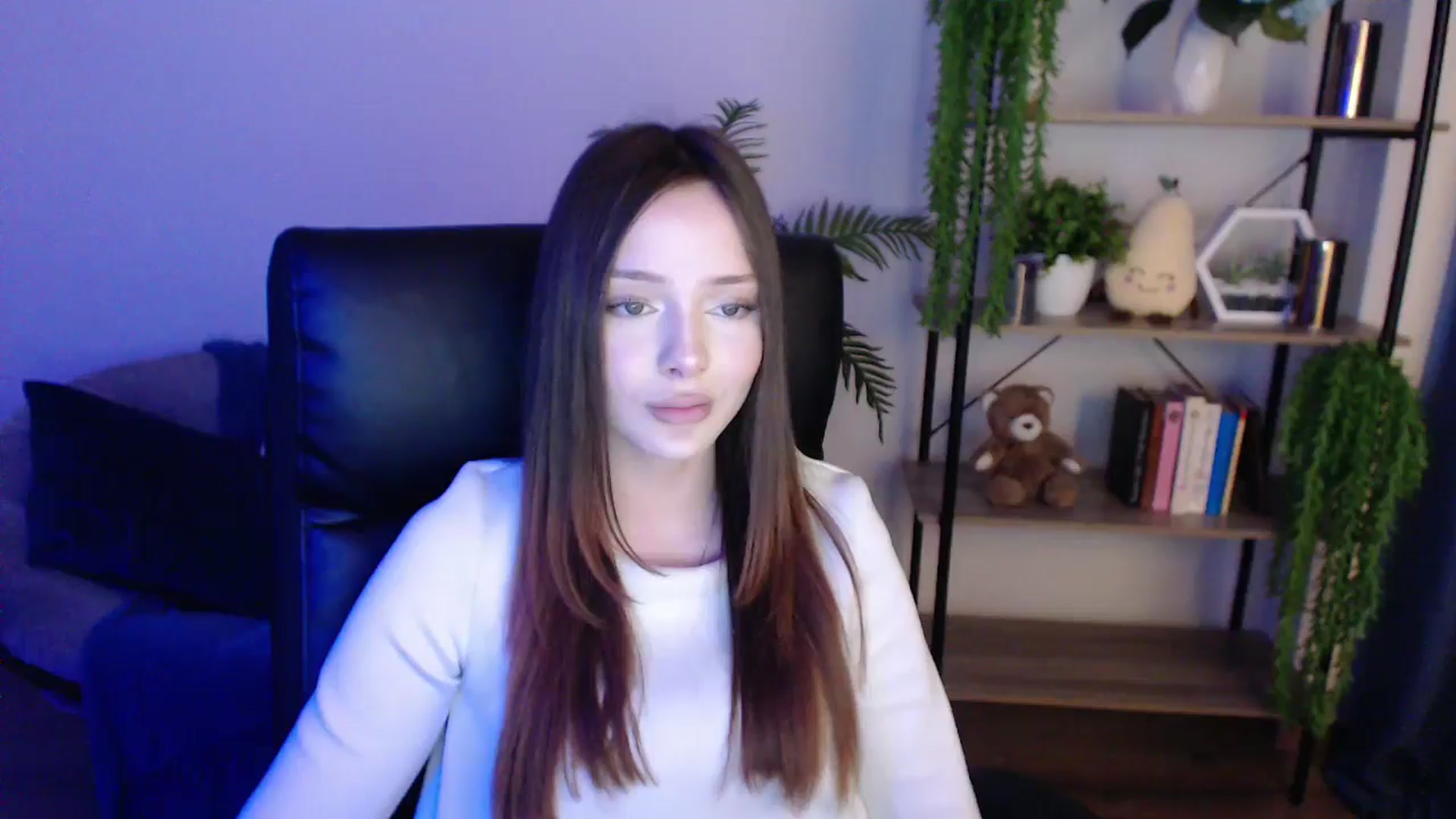 Gallery image thumbnail from KateManelli's myfreecams stream on, 02/05/2025, 12:11 image 10 of 20