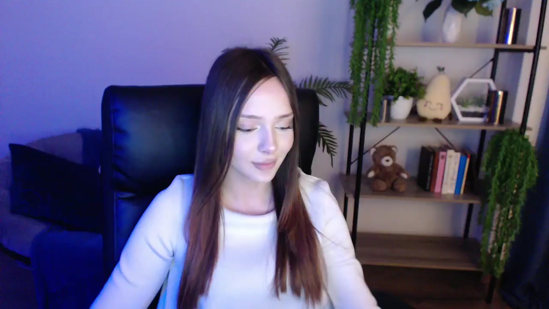 Gallery image thumbnail from KateManelli's myfreecams stream on, 02/05/2025, 12:11 image 11 of 20