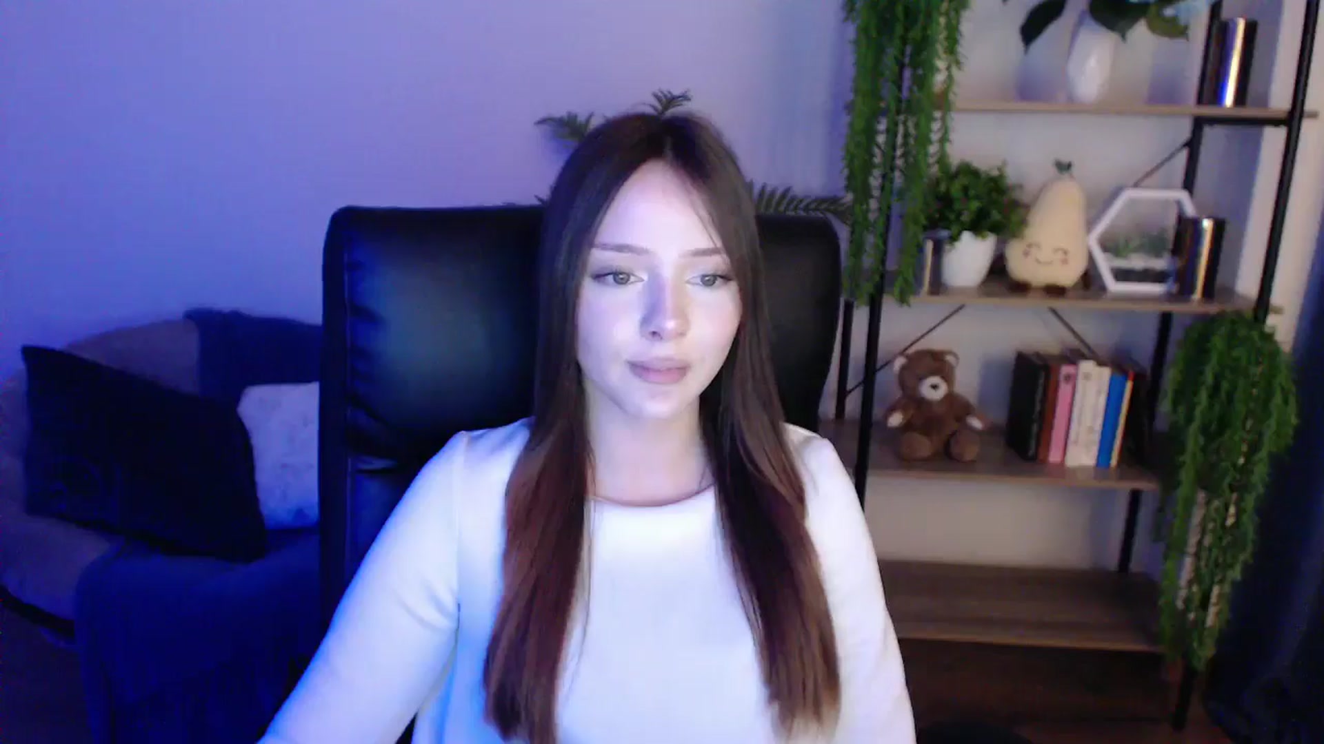 Gallery image thumbnail from KateManelli's myfreecams stream on, 02/05/2025, 13:33 image 12 of 20
