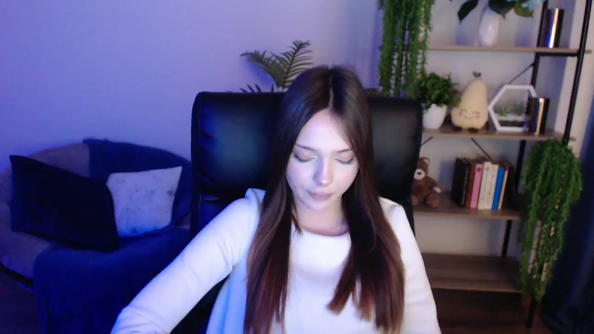 Gallery image thumbnail from KateManelli's myfreecams stream on, 02/05/2025, 13:33 image 9 of 20
