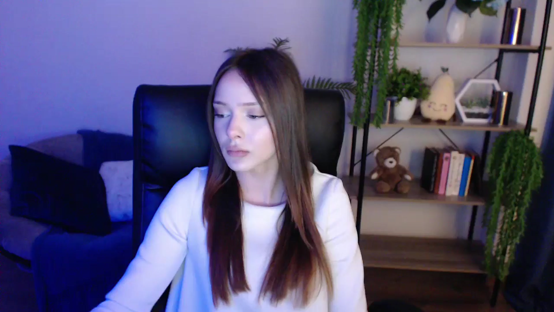 Gallery image thumbnail from KateManelli's myfreecams stream on, 02/05/2025, 13:33 image 16 of 20