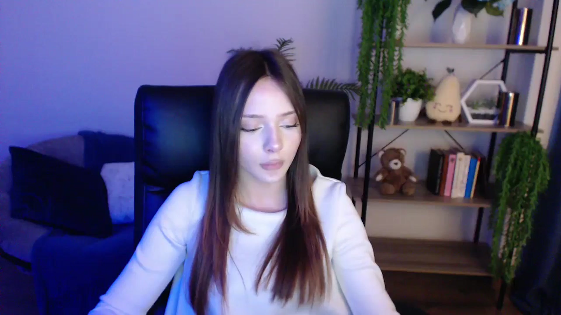 Gallery image thumbnail from KateManelli's myfreecams stream on, 02/05/2025, 13:33 image 14 of 20