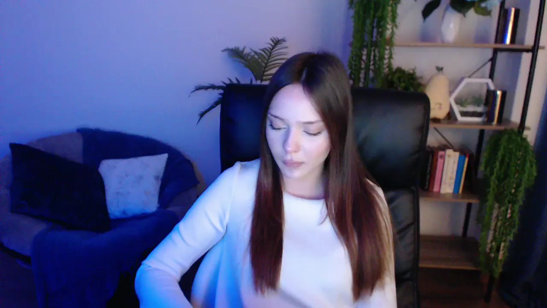 Gallery image thumbnail from KateManelli's myfreecams stream on, 02/05/2025, 14:46 image 12 of 20