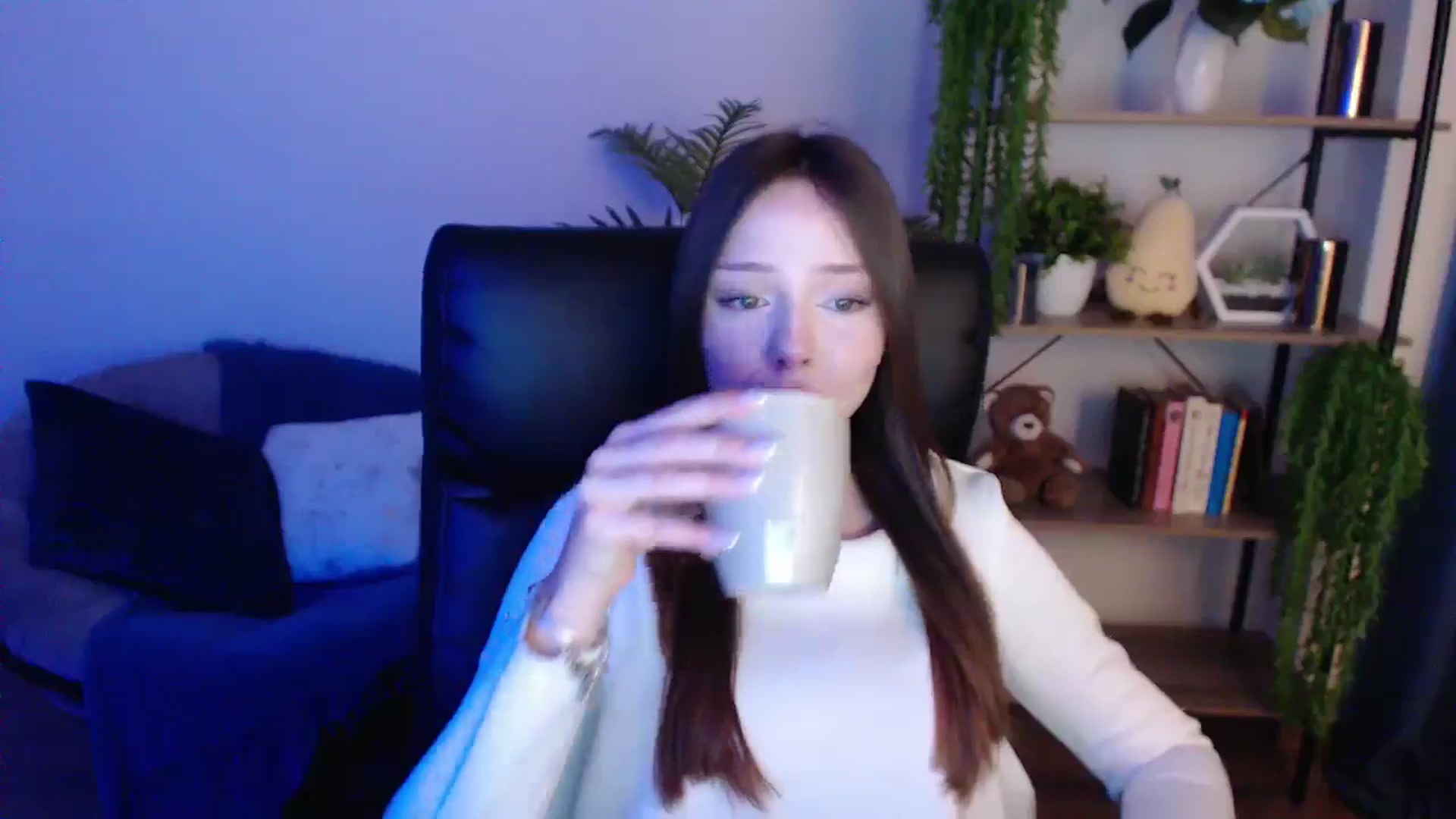 Gallery image thumbnail from KateManelli's myfreecams stream on, 02/05/2025, 14:46 image 4 of 20