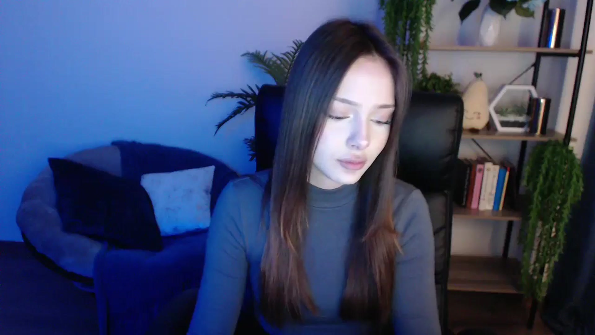 Gallery image thumbnail from KateManelli's myfreecams stream on, 02/07/2025, 10:27 image 12 of 20