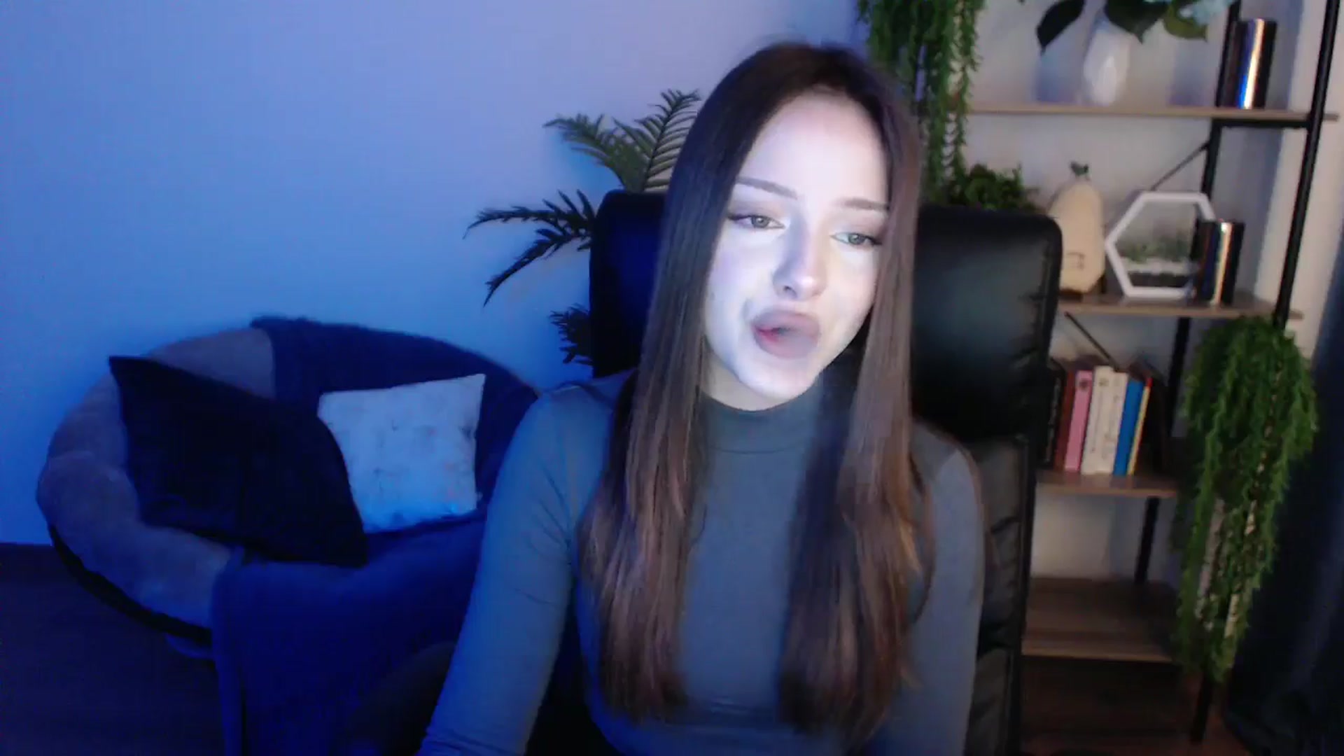 Gallery image thumbnail from KateManelli's myfreecams stream on, 02/07/2025, 10:27 image 16 of 20