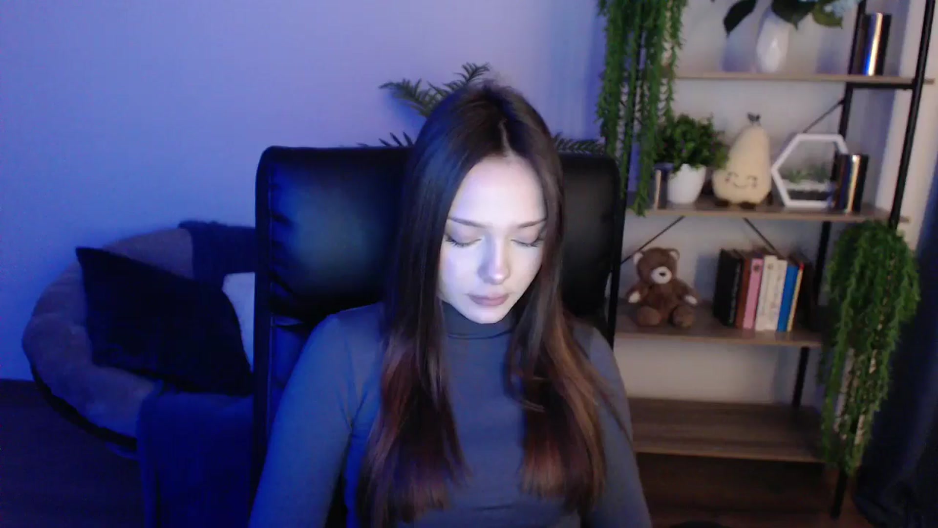Gallery image thumbnail from KateManelli's myfreecams stream on, 02/07/2025, 12:35 image 18 of 20