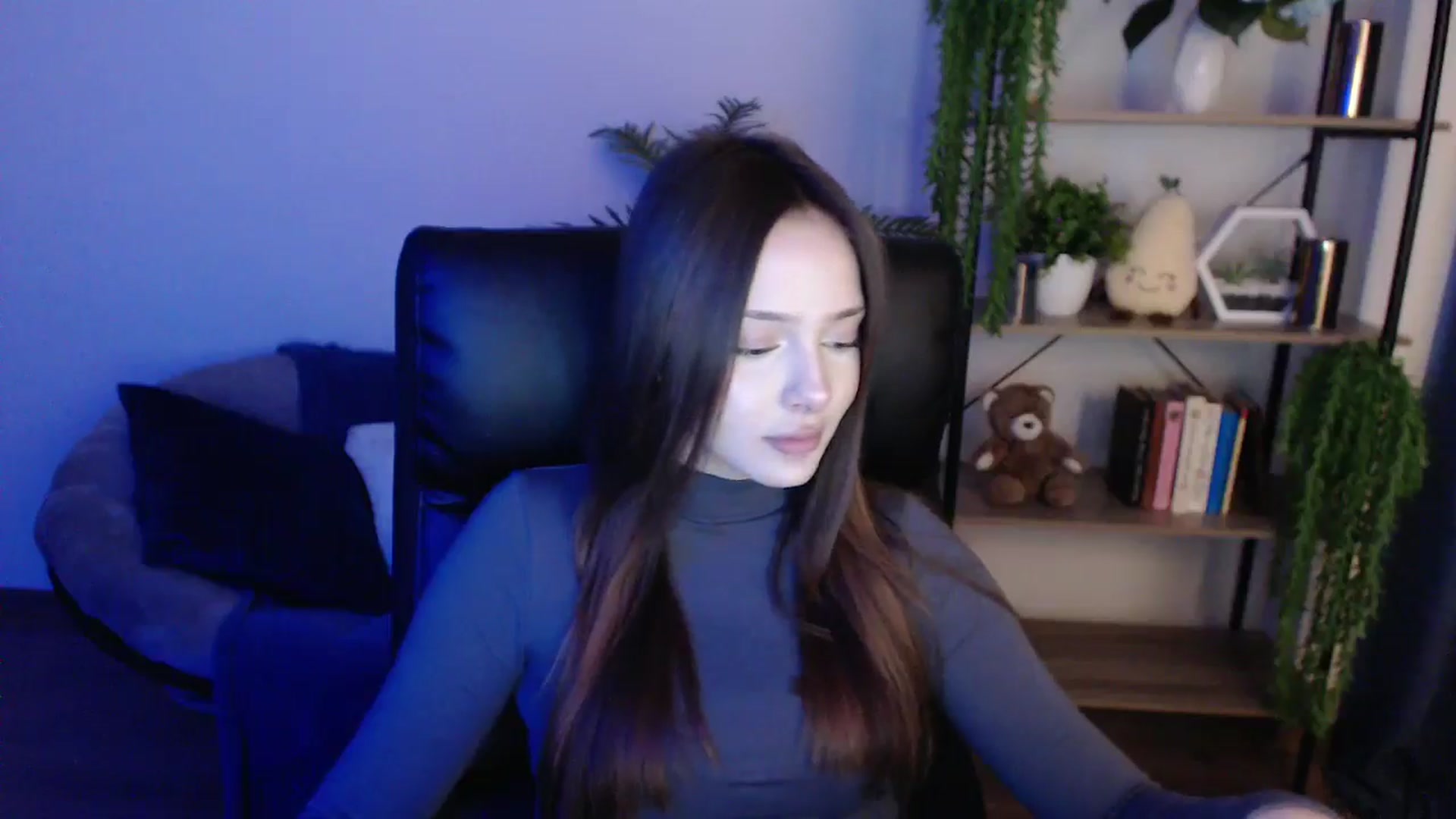 Gallery image thumbnail from KateManelli's myfreecams stream on, 02/07/2025, 12:35 image 17 of 20