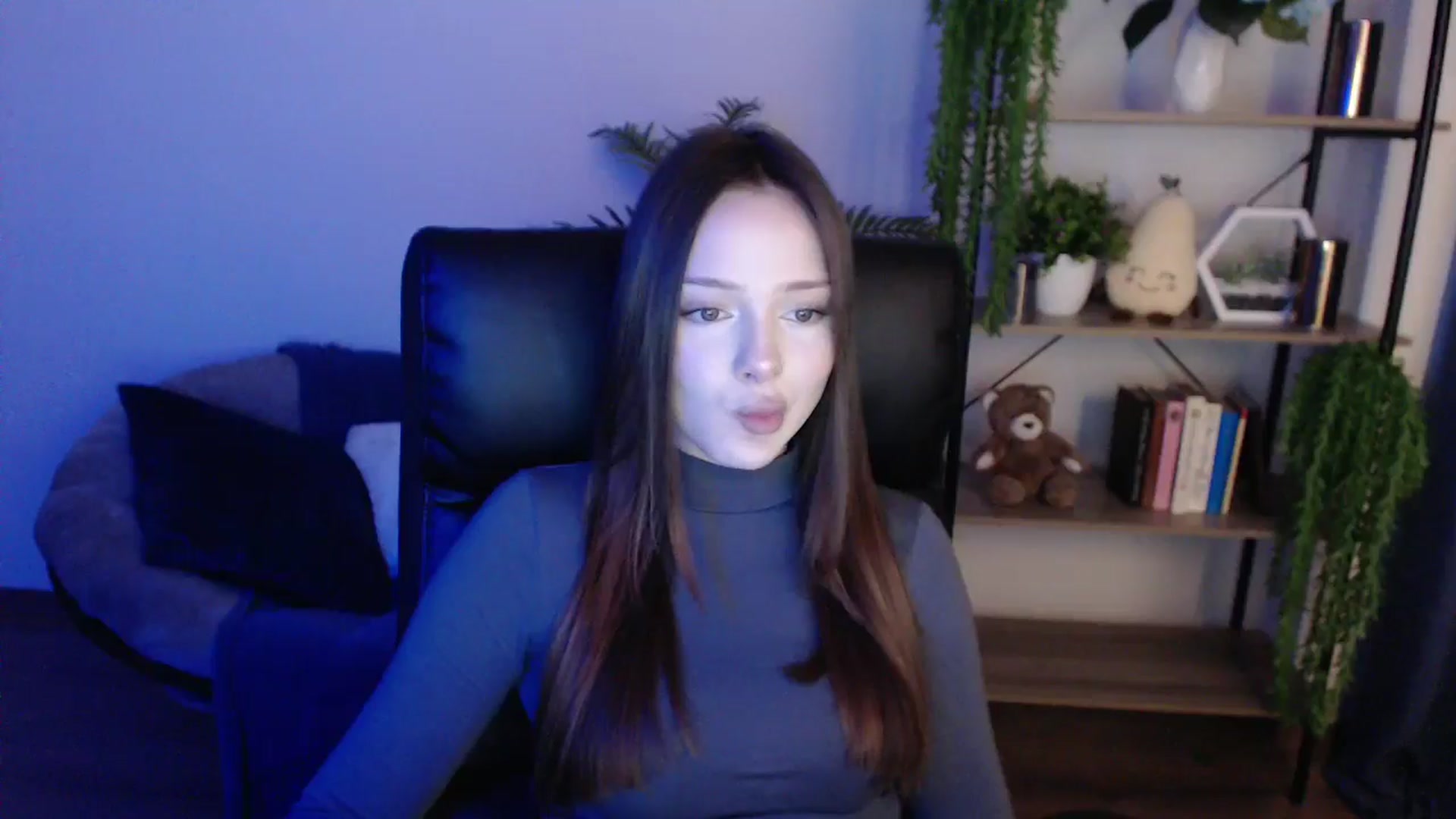Gallery image thumbnail from KateManelli's myfreecams stream on, 02/07/2025, 12:35 image 10 of 20