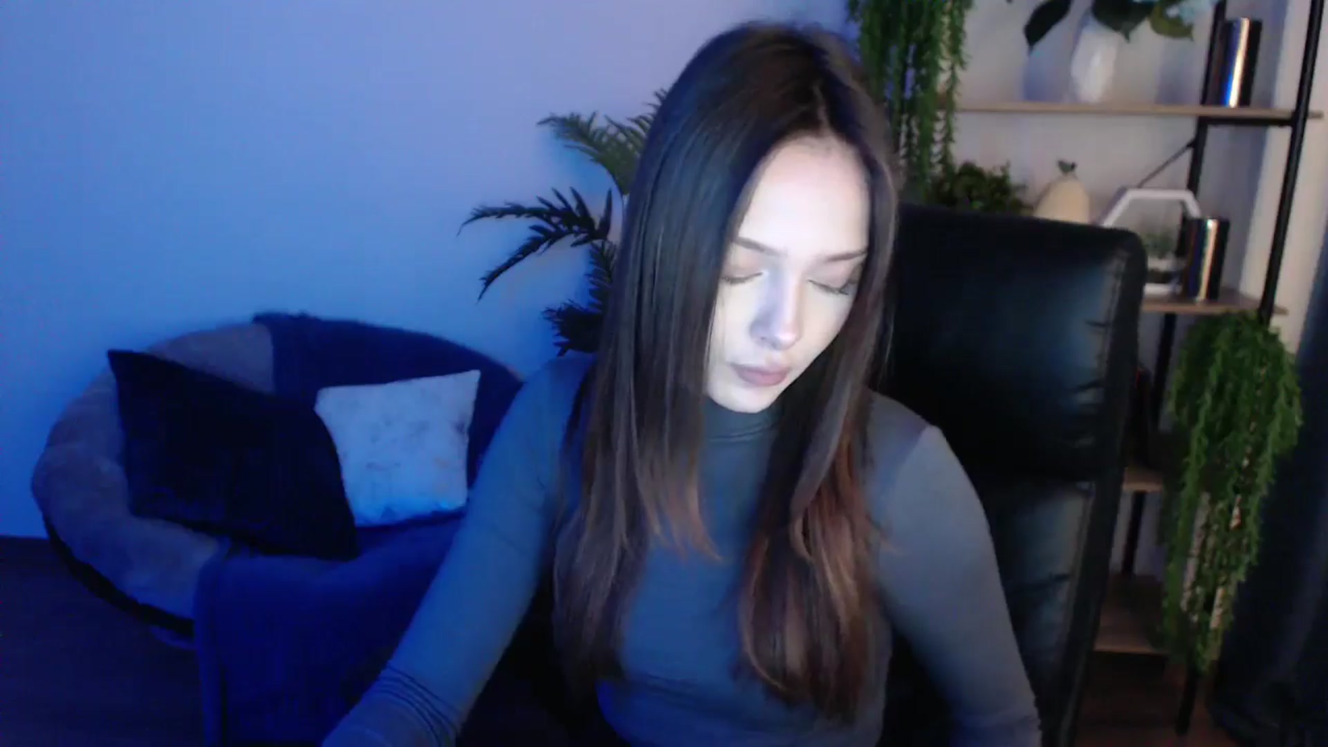 Gallery image thumbnail from KateManelli's myfreecams stream on, 02/07/2025, 12:58 image 10 of 20