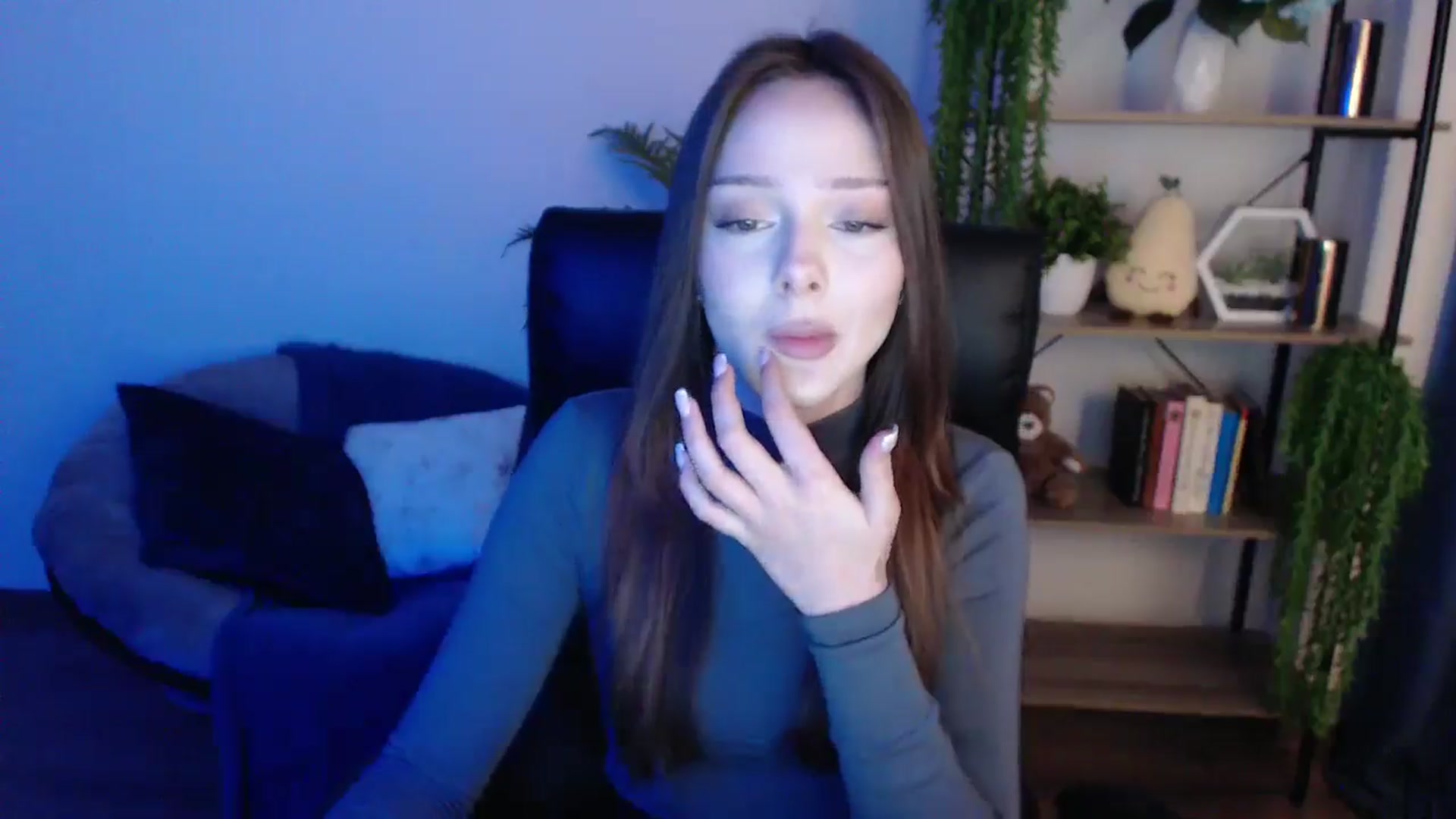 Gallery image thumbnail from KateManelli's myfreecams stream on, 02/07/2025, 12:58 image 16 of 20