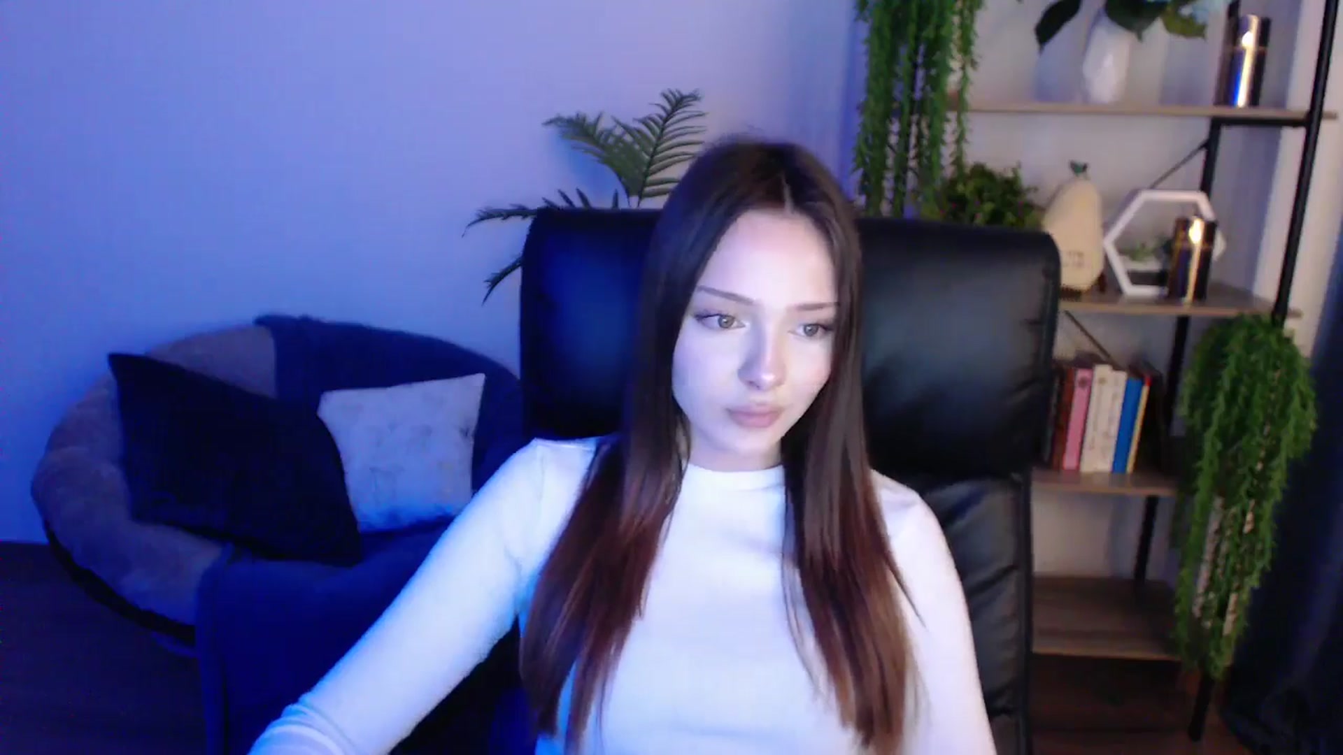 Gallery image thumbnail from KateManelli's myfreecams stream on, 02/08/2025, 11:35 image 8 of 20