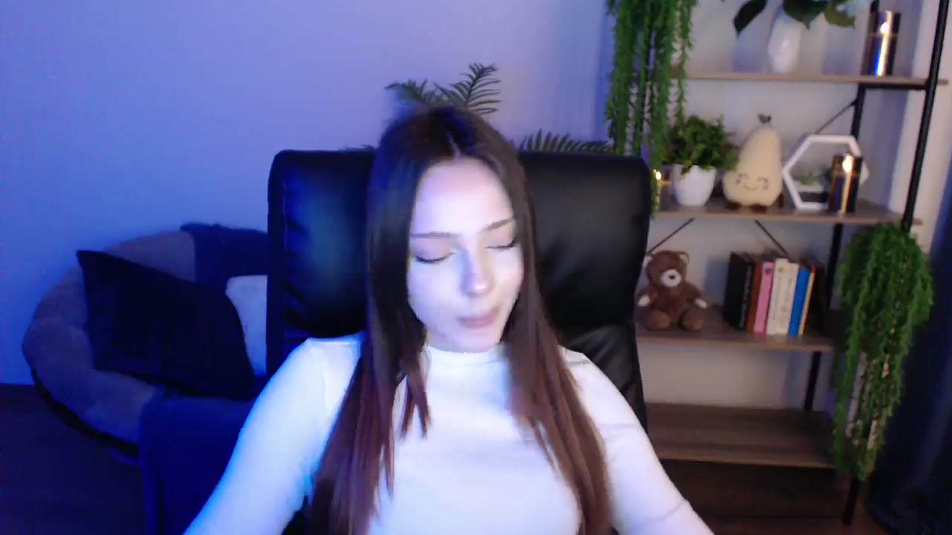 Gallery image thumbnail from KateManelli's myfreecams stream on, 02/08/2025, 11:35 image 17 of 20