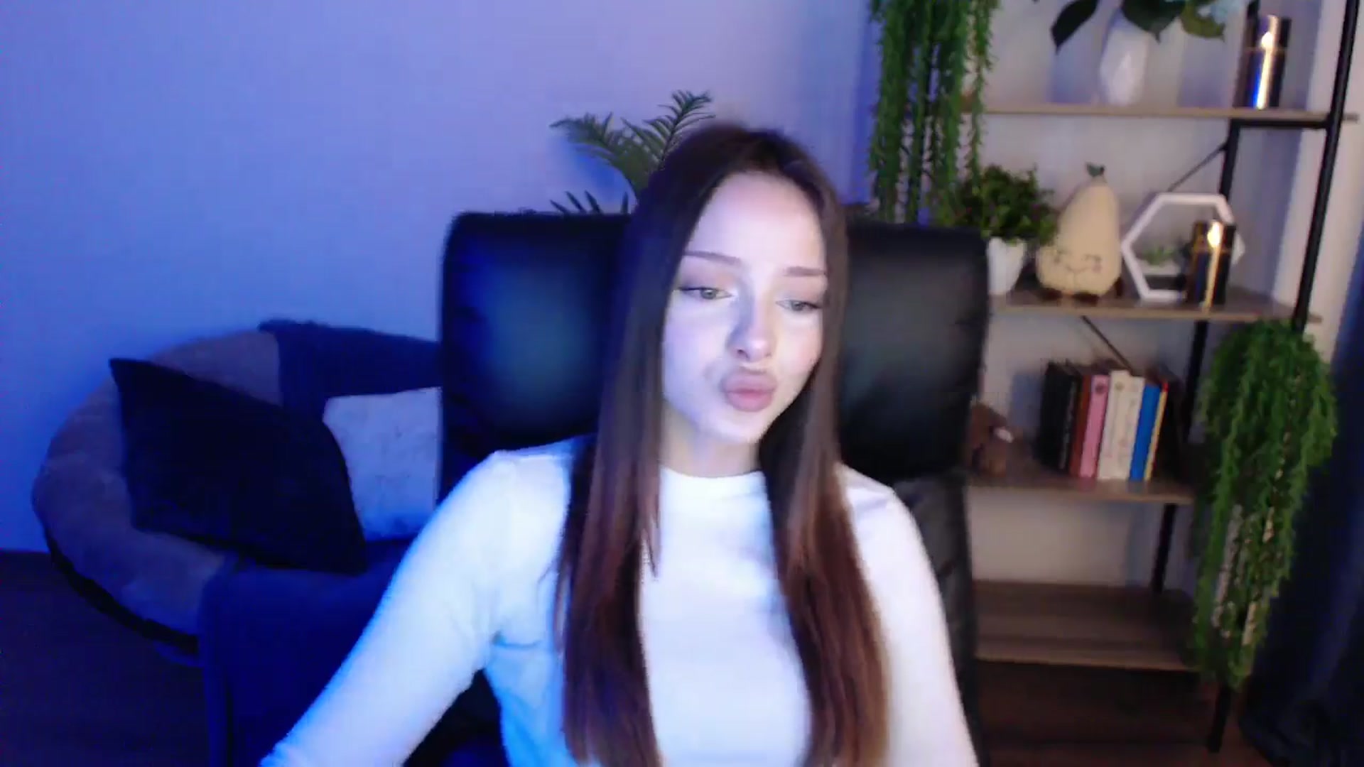 Gallery image thumbnail from KateManelli's myfreecams stream on, 02/08/2025, 11:35 image 19 of 20