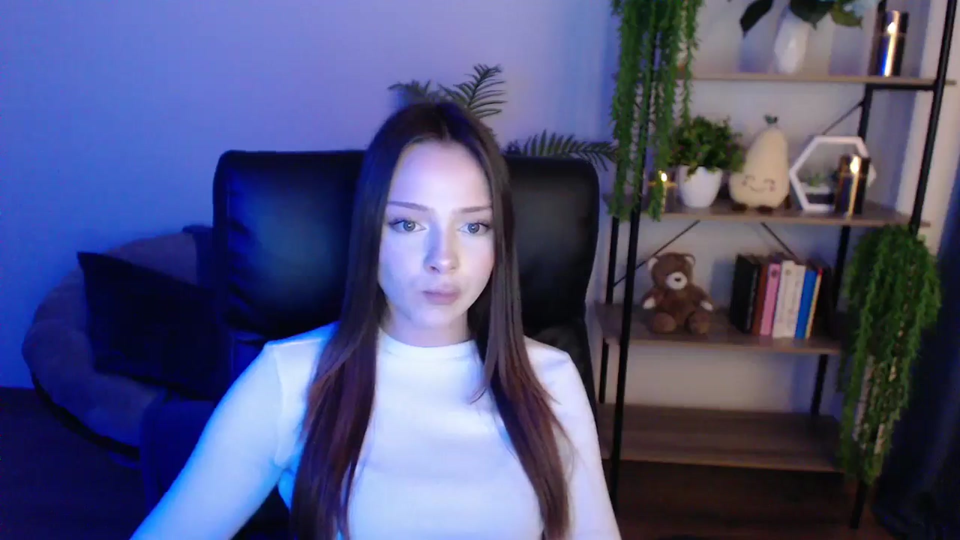 Gallery image thumbnail from KateManelli's myfreecams stream on, 02/08/2025, 14:13 image 13 of 20