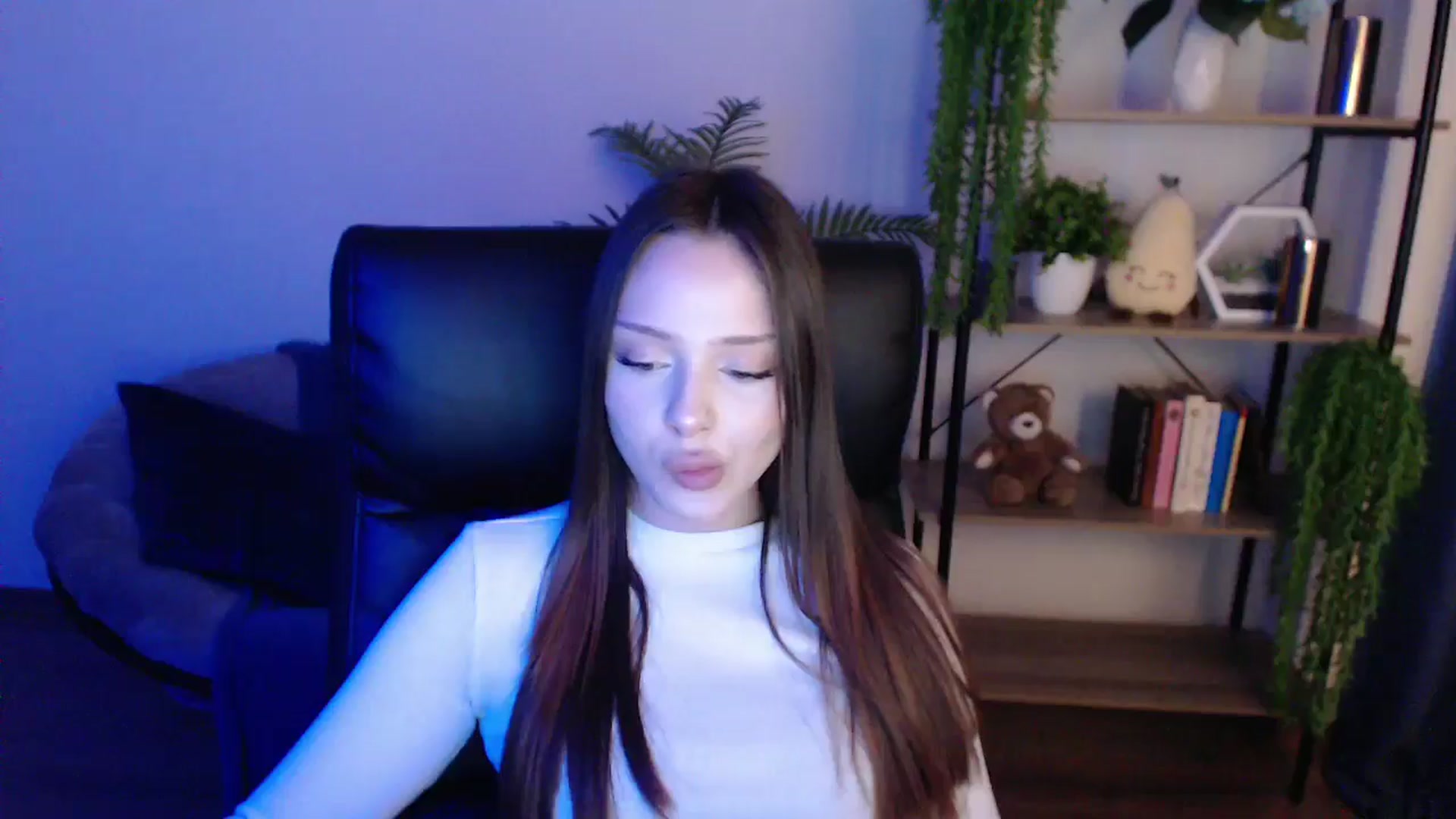 Gallery image thumbnail from KateManelli's myfreecams stream on, 02/08/2025, 14:13 image 15 of 20