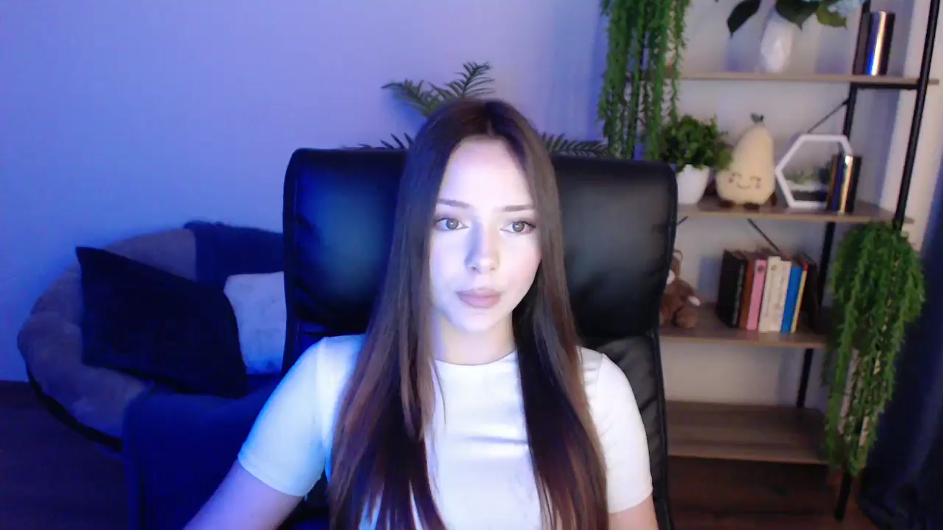 Gallery image thumbnail from KateManelli's myfreecams stream on, 02/10/2025, 09:50 image 8 of 20