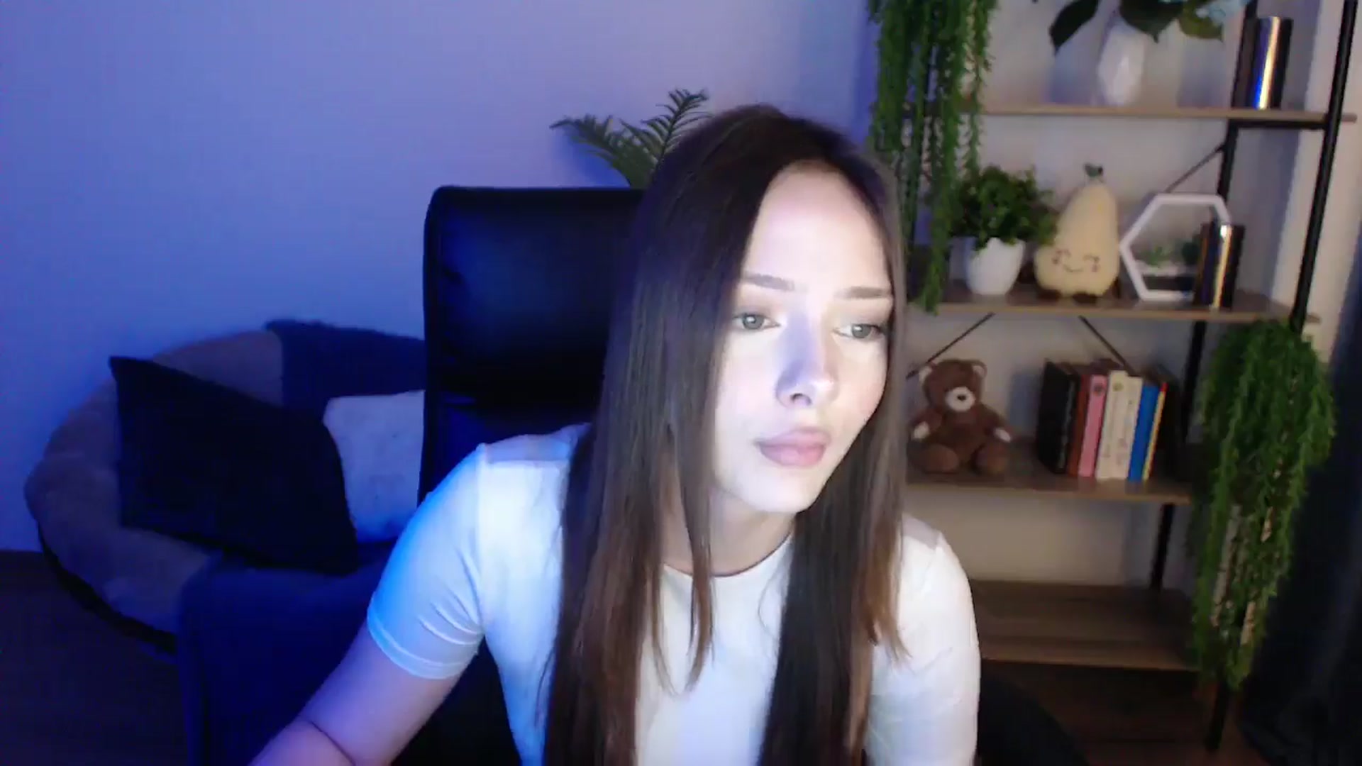 Gallery image thumbnail from KateManelli's myfreecams stream on, 02/10/2025, 09:50 image 10 of 20