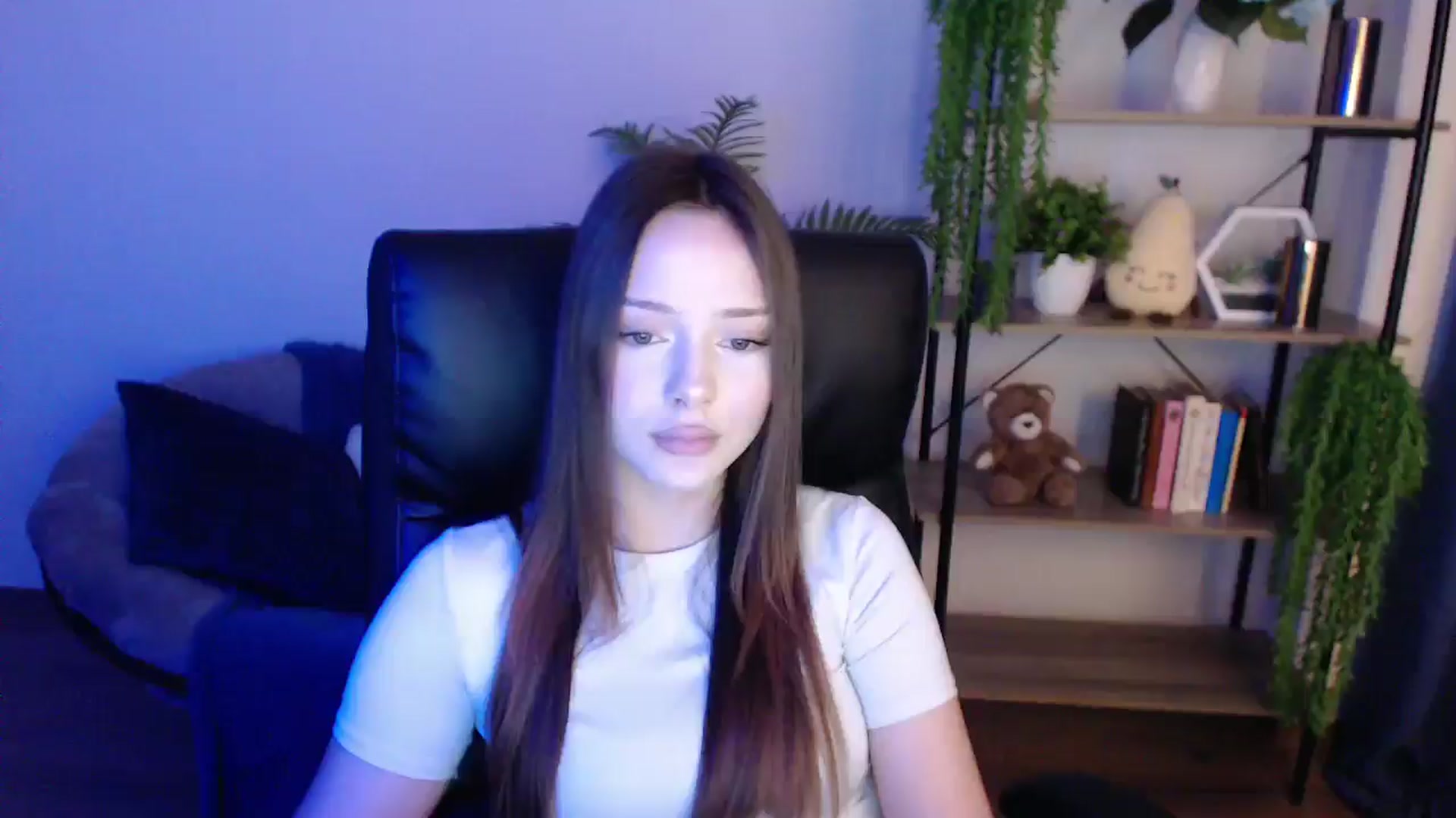 Gallery image thumbnail from KateManelli's myfreecams stream on, 02/10/2025, 09:50 image 17 of 20