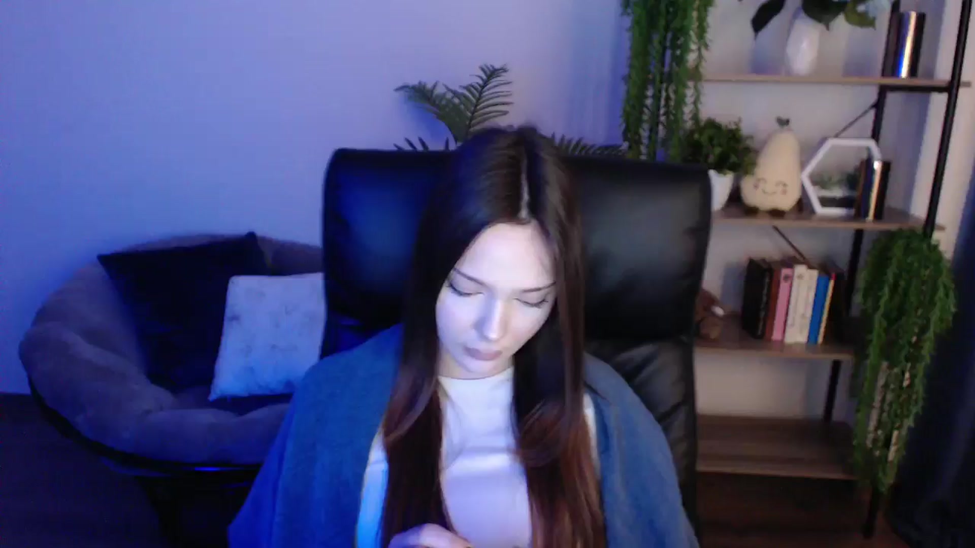 Gallery image thumbnail from KateManelli's myfreecams stream on, 02/10/2025, 11:21 image 9 of 20