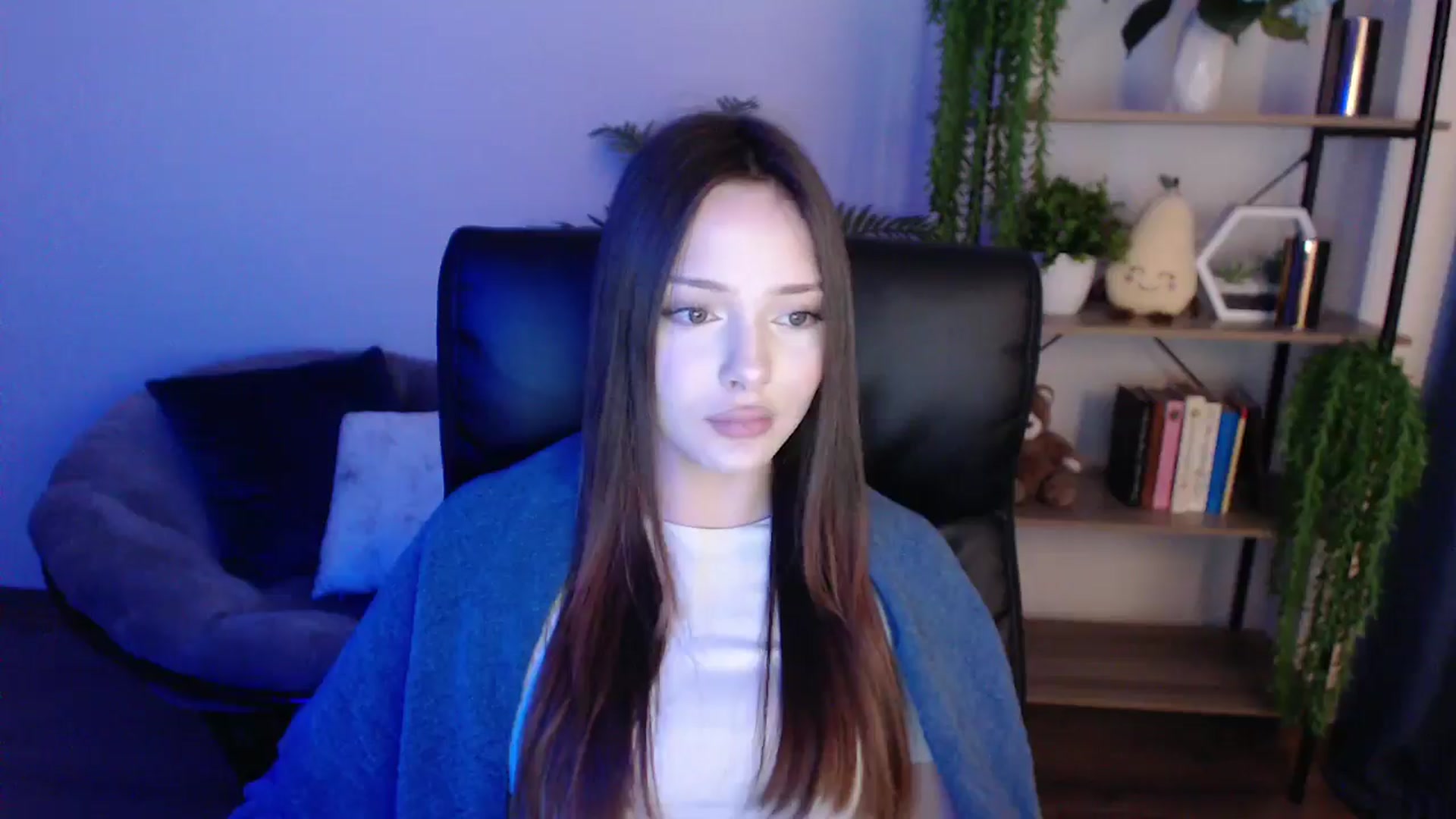 Gallery image thumbnail from KateManelli's myfreecams stream on, 02/10/2025, 11:21 image 18 of 20