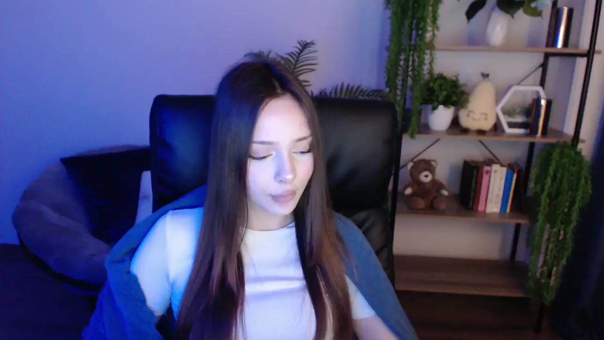 Gallery image thumbnail from KateManelli's myfreecams stream on, 02/10/2025, 12:49 image 2 of 20