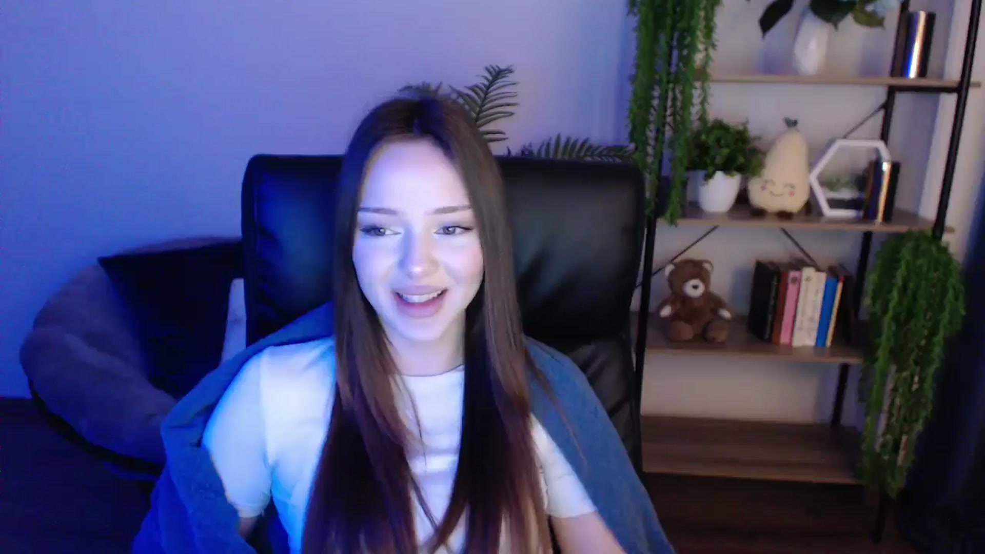 Gallery image thumbnail from KateManelli's myfreecams stream on, 02/10/2025, 12:49 image 6 of 20