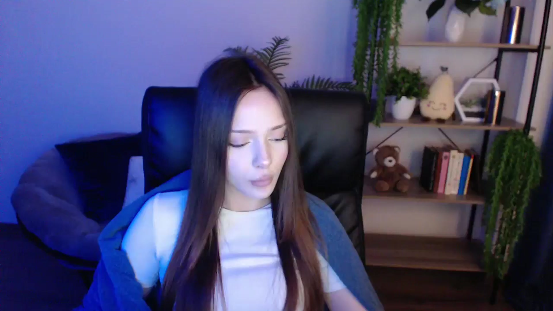 Gallery image thumbnail from KateManelli's myfreecams stream on, 02/10/2025, 12:49 image 1 of 20