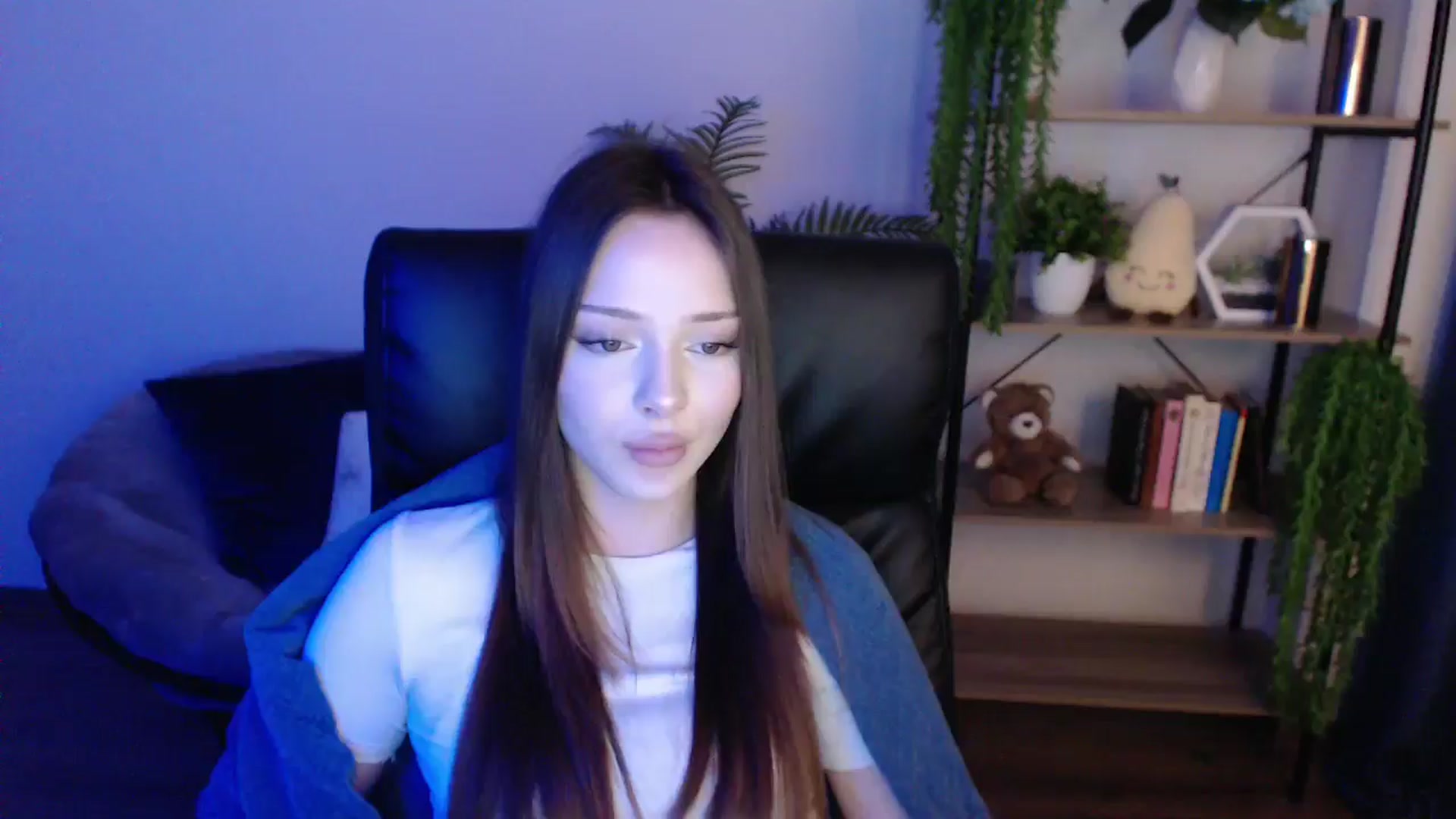 Gallery image thumbnail from KateManelli's myfreecams stream on, 02/10/2025, 12:49 image 7 of 20