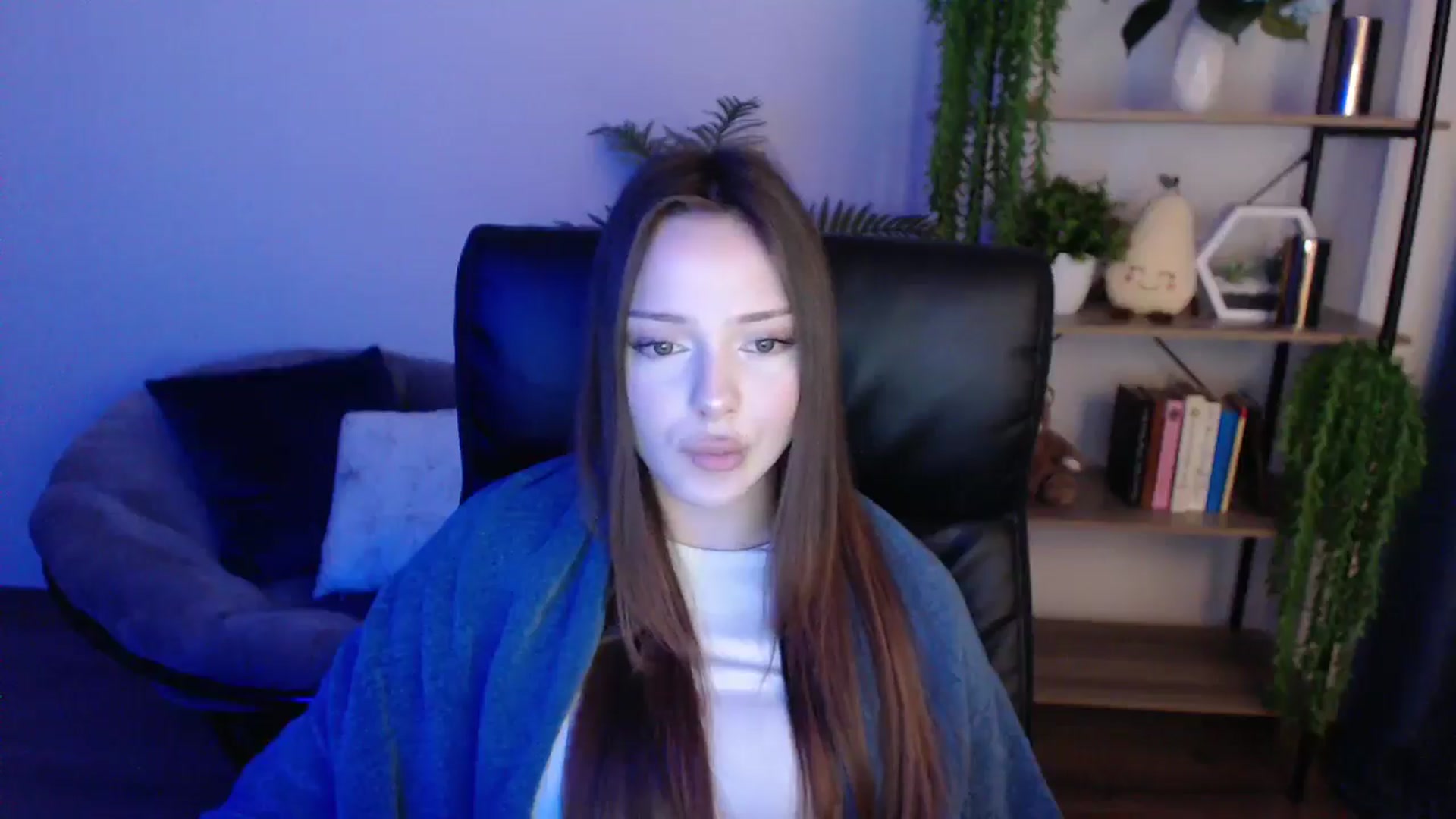 Gallery image thumbnail from KateManelli's myfreecams stream on, 02/10/2025, 12:49 image 18 of 20