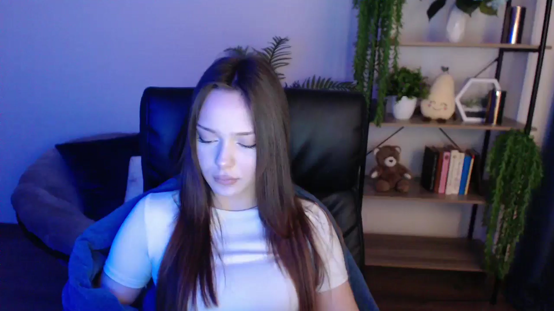 Gallery image thumbnail from KateManelli's myfreecams stream on, 02/10/2025, 12:49 image 14 of 20