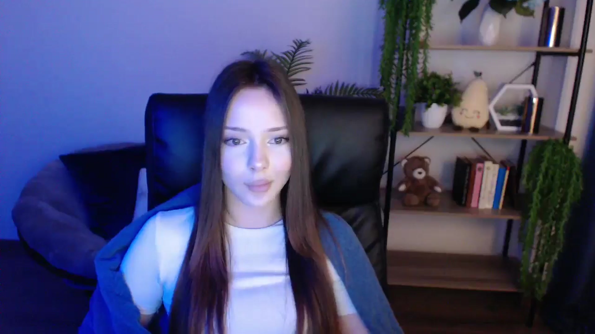 Gallery image thumbnail from KateManelli's myfreecams stream on, 02/10/2025, 12:49 image 10 of 20