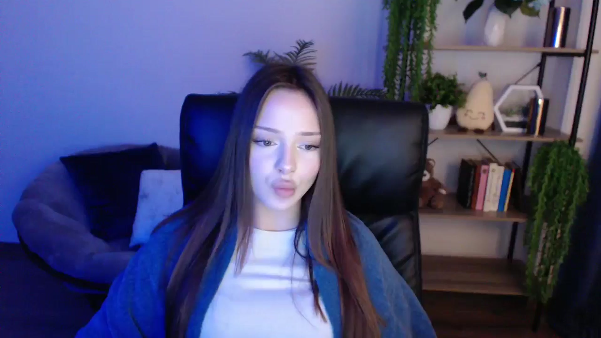 Gallery image thumbnail from KateManelli's myfreecams stream on, 02/10/2025, 12:49 image 20 of 20