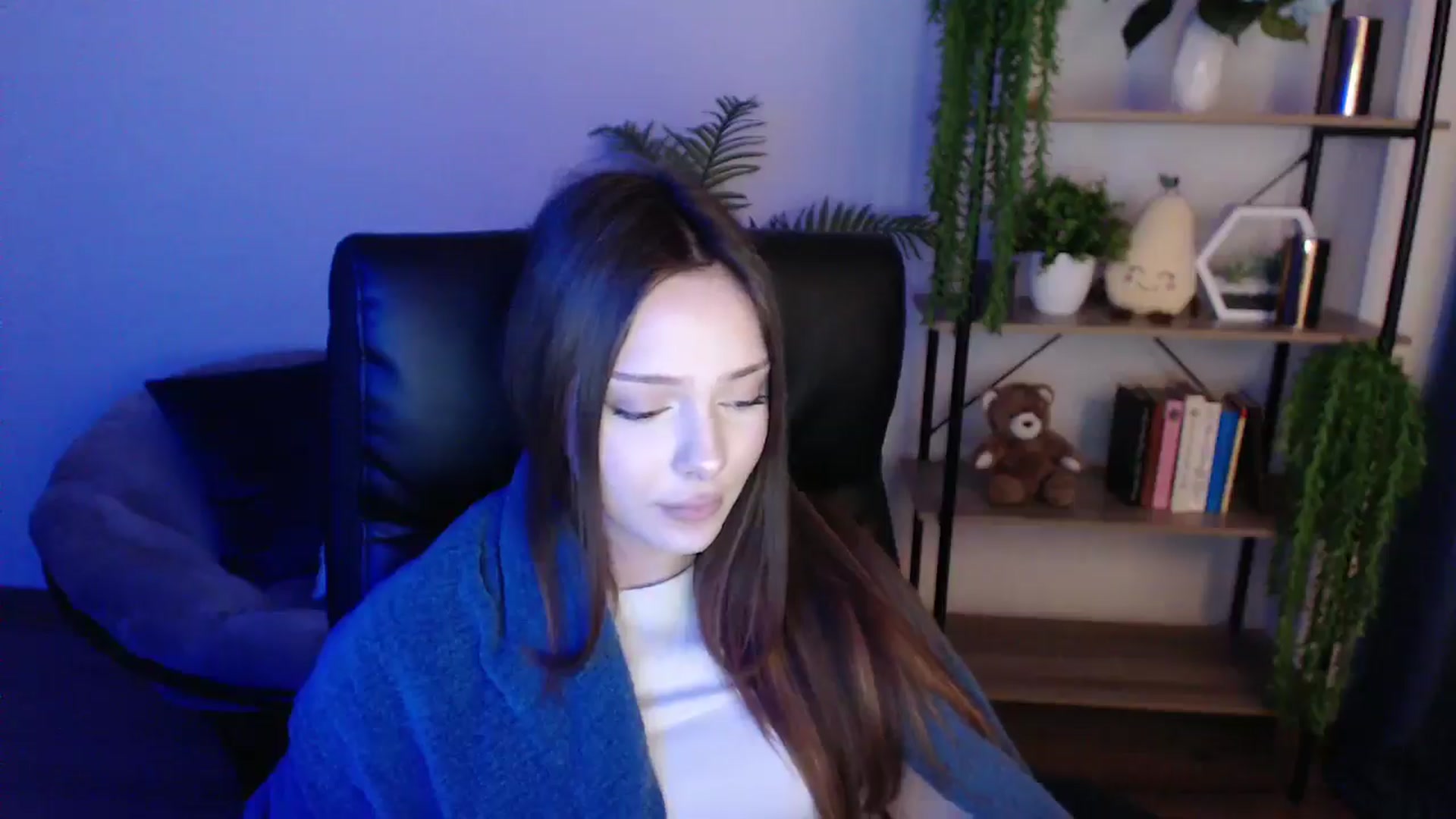 Gallery image thumbnail from KateManelli's myfreecams stream on, 02/10/2025, 14:20 image 7 of 20
