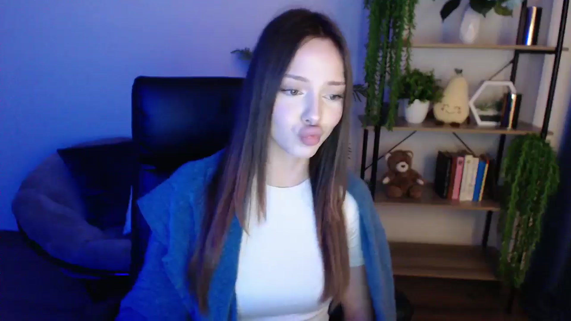 Gallery image thumbnail from KateManelli's myfreecams stream on, 02/10/2025, 14:20 image 15 of 20