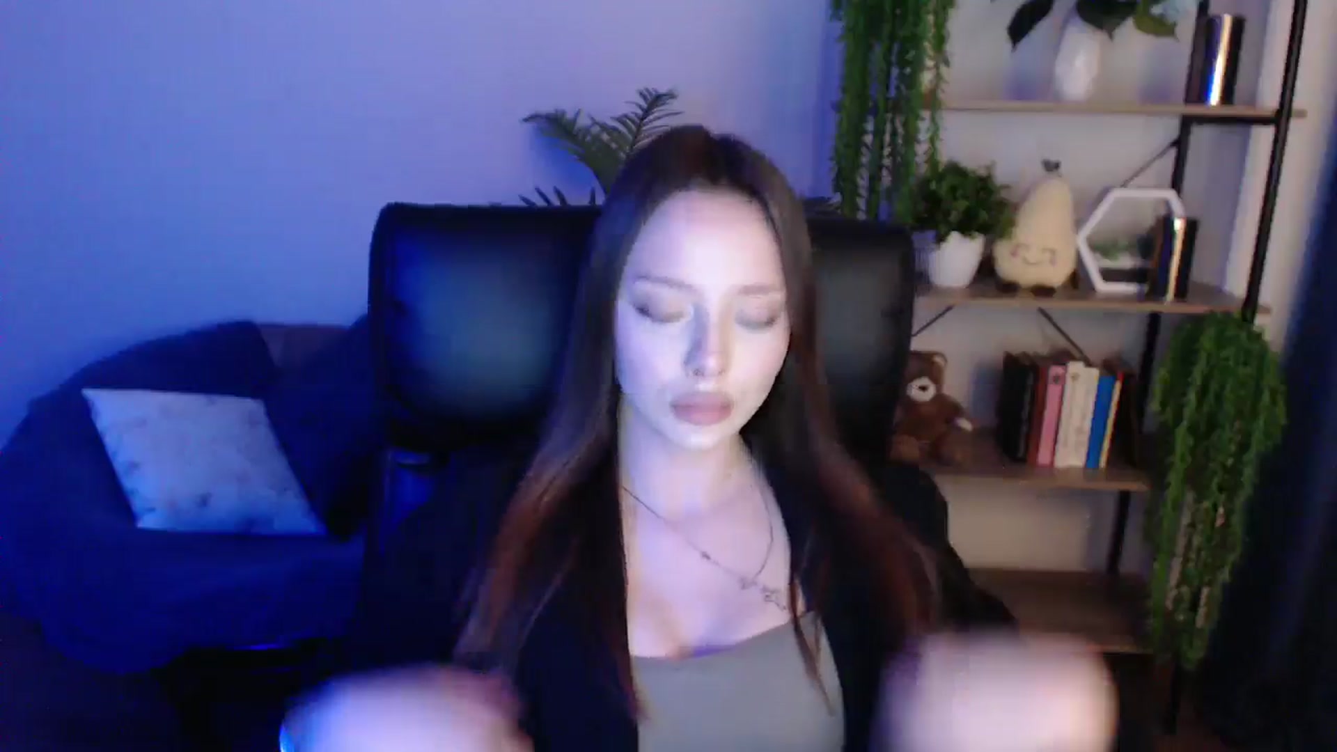 Gallery image thumbnail from KateManelli's myfreecams stream on, 02/11/2025, 14:21 image 12 of 20