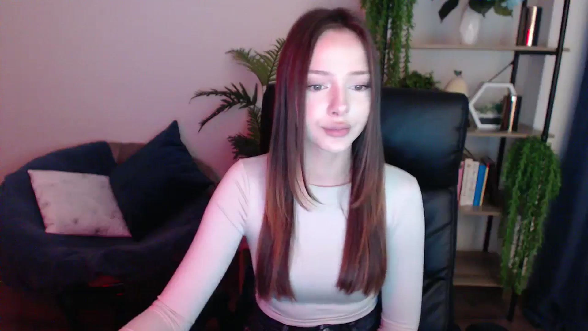 Gallery image thumbnail from KateManelli's myfreecams stream on, 02/14/2025, 12:11 image 9 of 20
