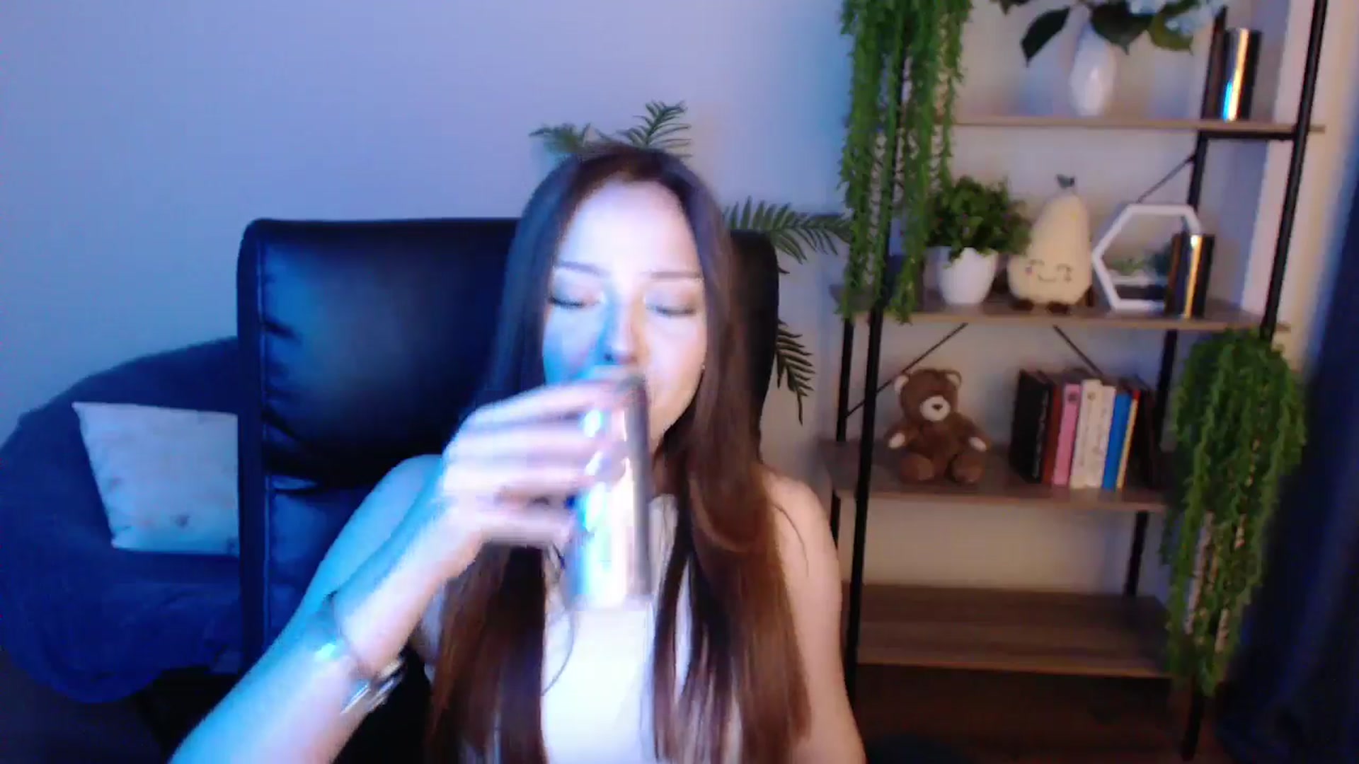 Gallery image thumbnail from KateManelli's myfreecams stream on, 02/15/2025, 10:46 image 15 of 20