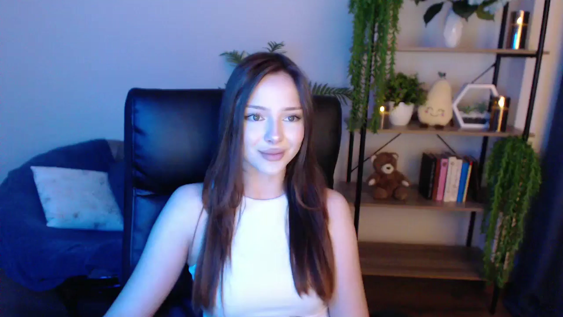 Gallery image thumbnail from KateManelli's myfreecams stream on, 02/15/2025, 11:56 image 12 of 20