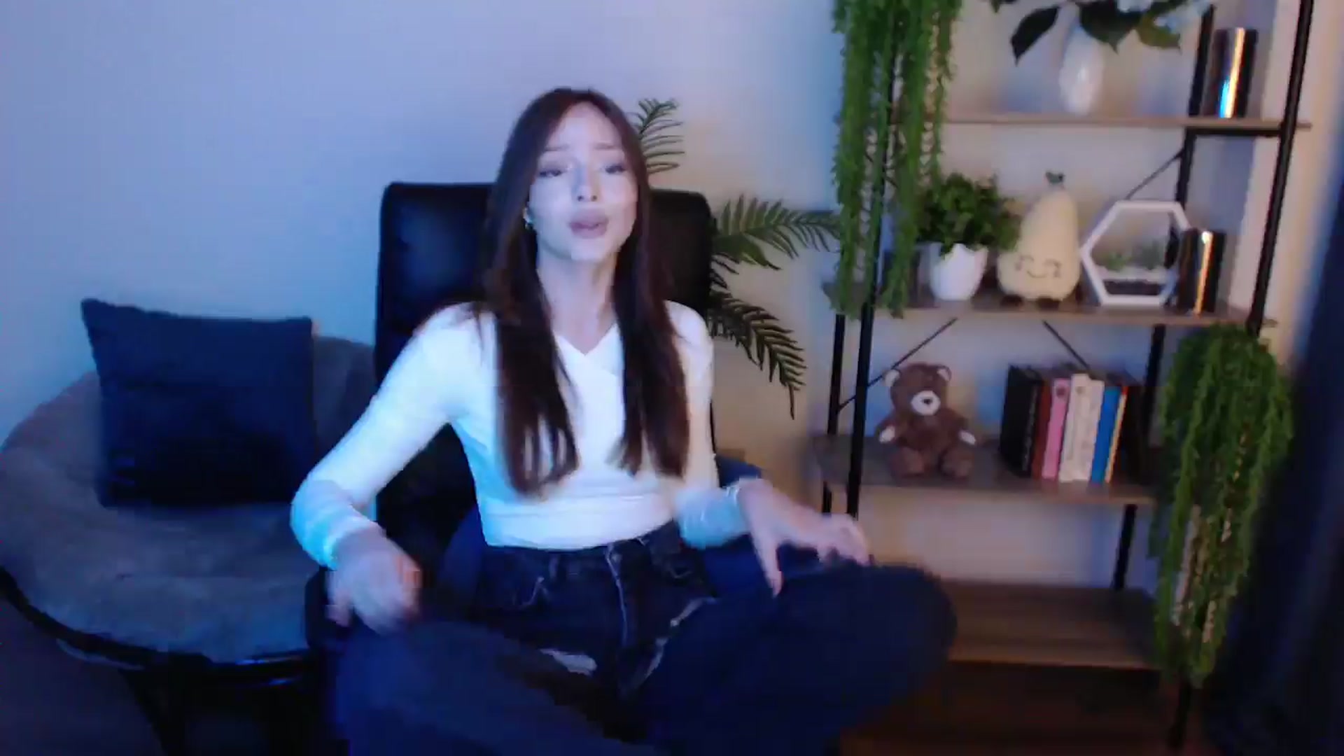 Gallery image thumbnail from KateManelli's myfreecams stream on, 02/17/2025, 10:26 image 12 of 20