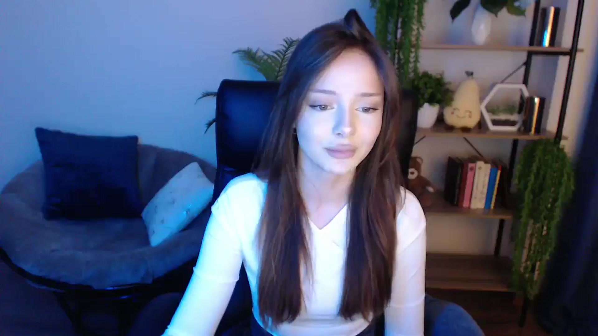 Gallery image thumbnail from KateManelli's myfreecams stream on, 02/17/2025, 10:26 image 17 of 20