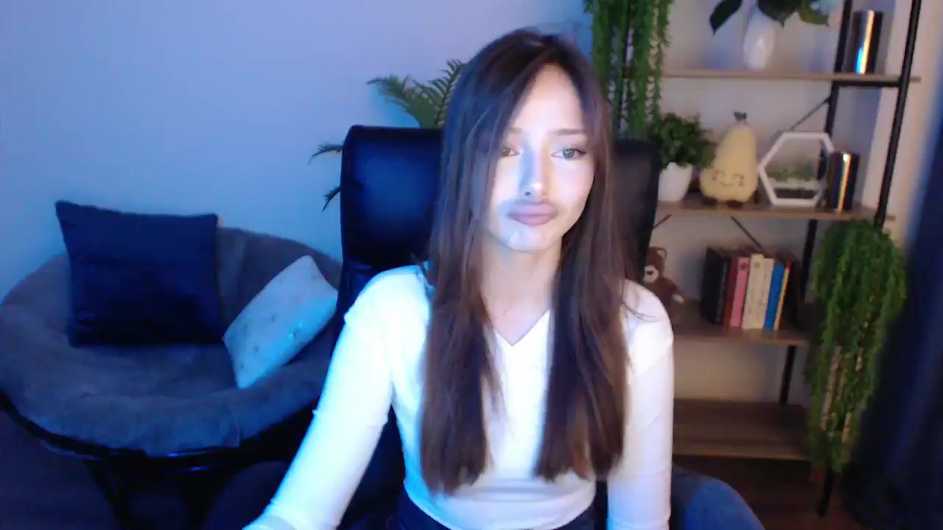 Gallery image thumbnail from KateManelli's myfreecams stream on, 02/17/2025, 10:26 image 18 of 20