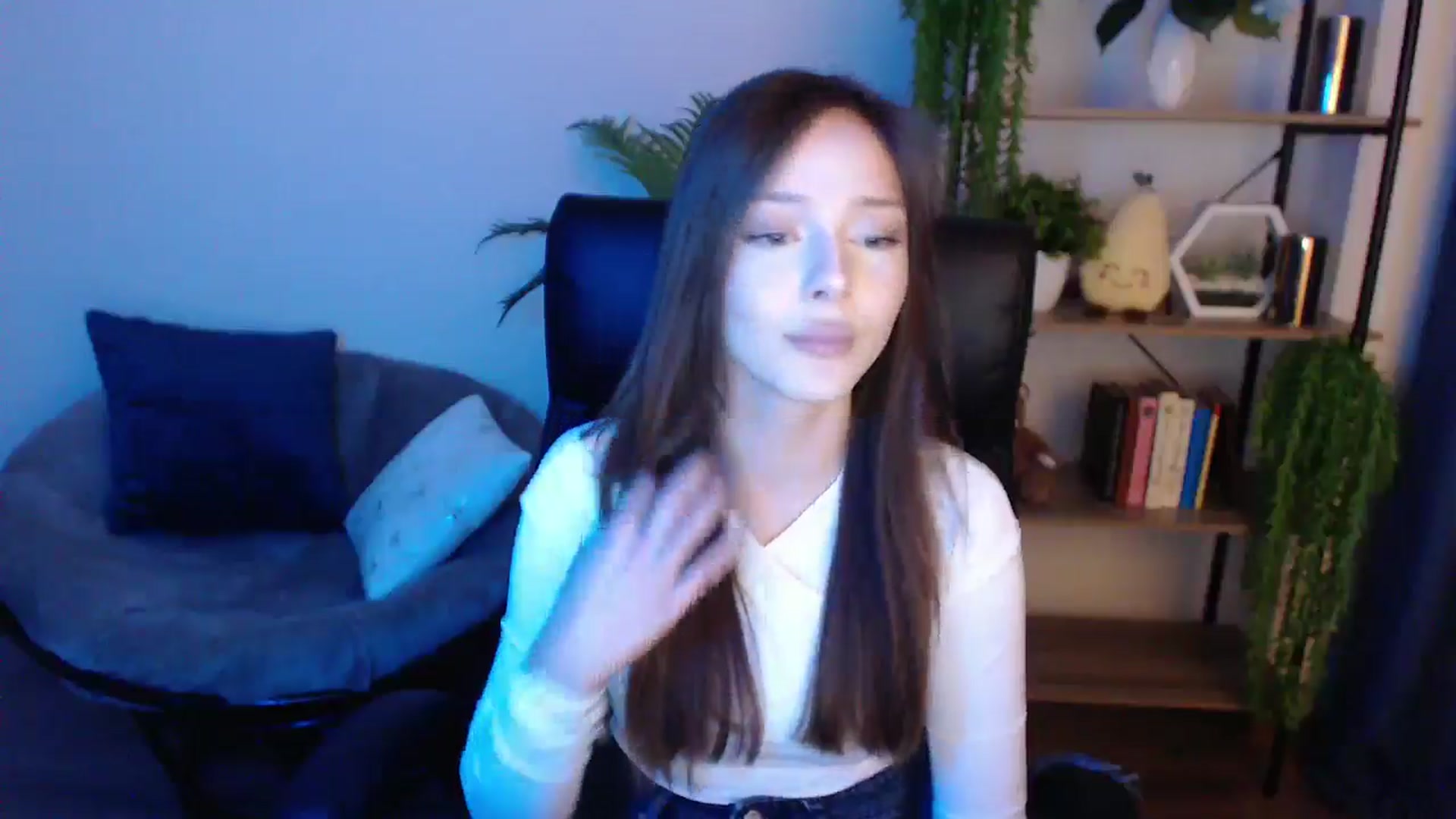 Gallery image thumbnail from KateManelli's myfreecams stream on, 02/17/2025, 11:17 image 12 of 20
