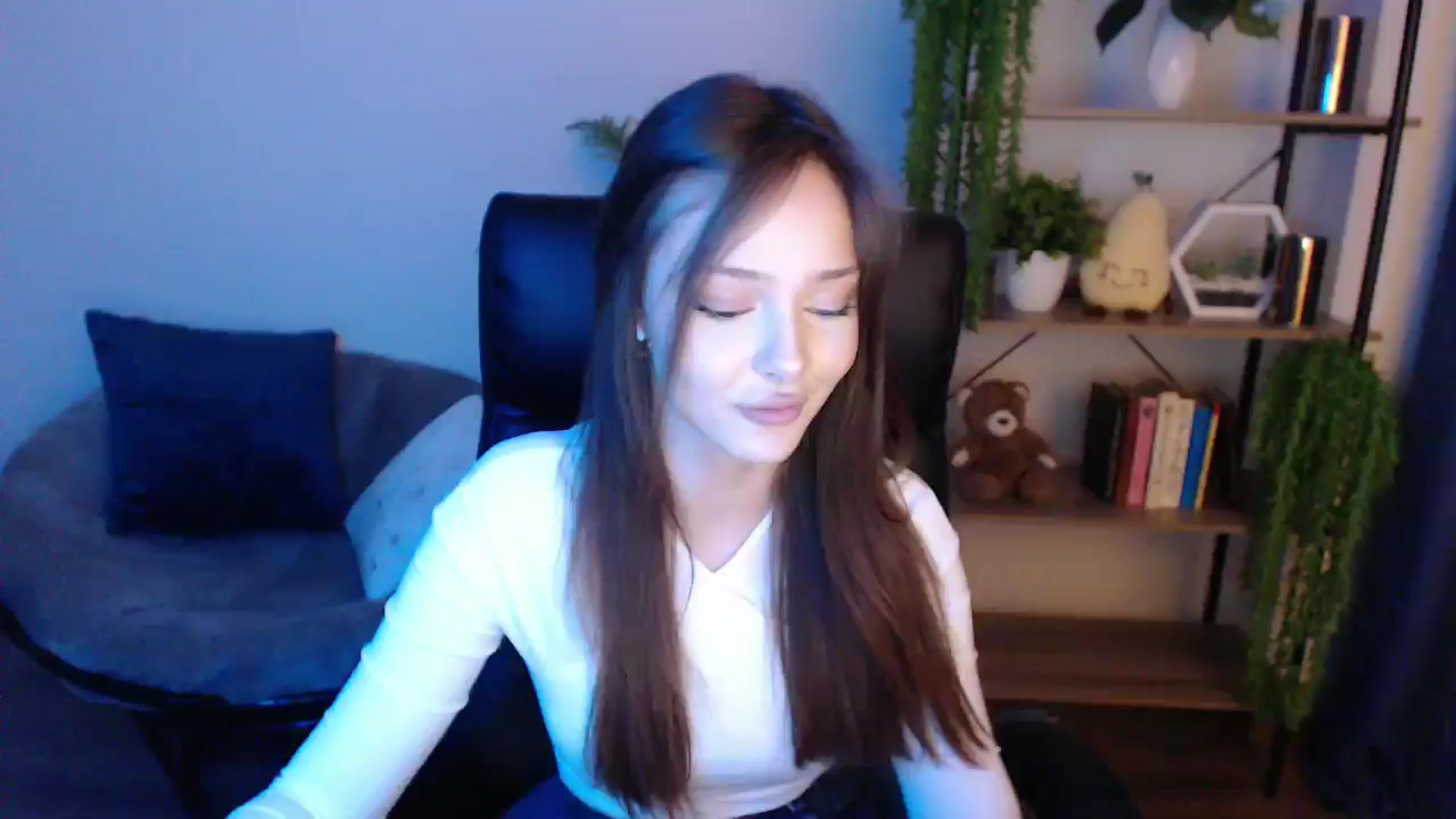 Gallery image thumbnail from KateManelli's myfreecams stream on, 02/17/2025, 11:17 image 18 of 20