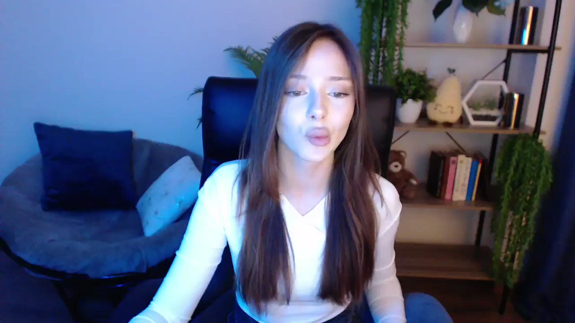 Gallery image thumbnail from KateManelli's myfreecams stream on, 02/17/2025, 11:17 image 3 of 20