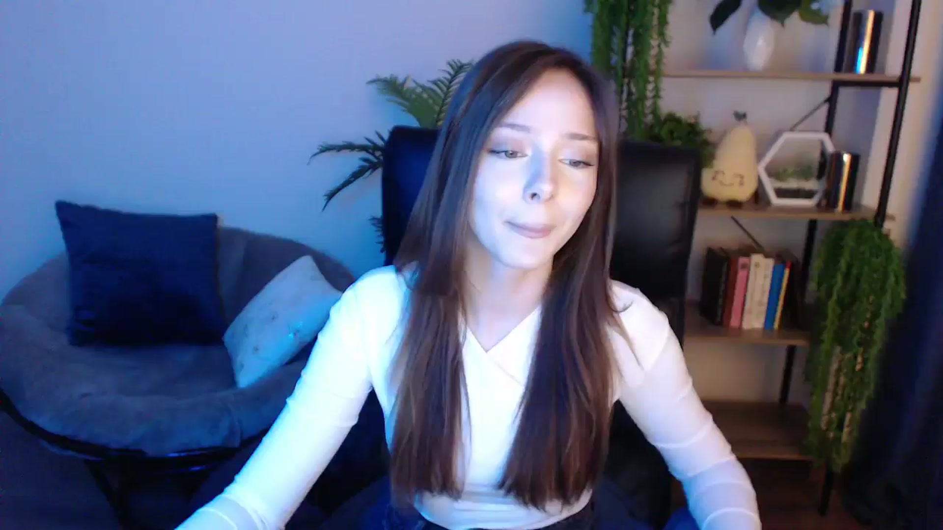 Gallery image thumbnail from KateManelli's myfreecams stream on, 02/17/2025, 11:17 image 7 of 20