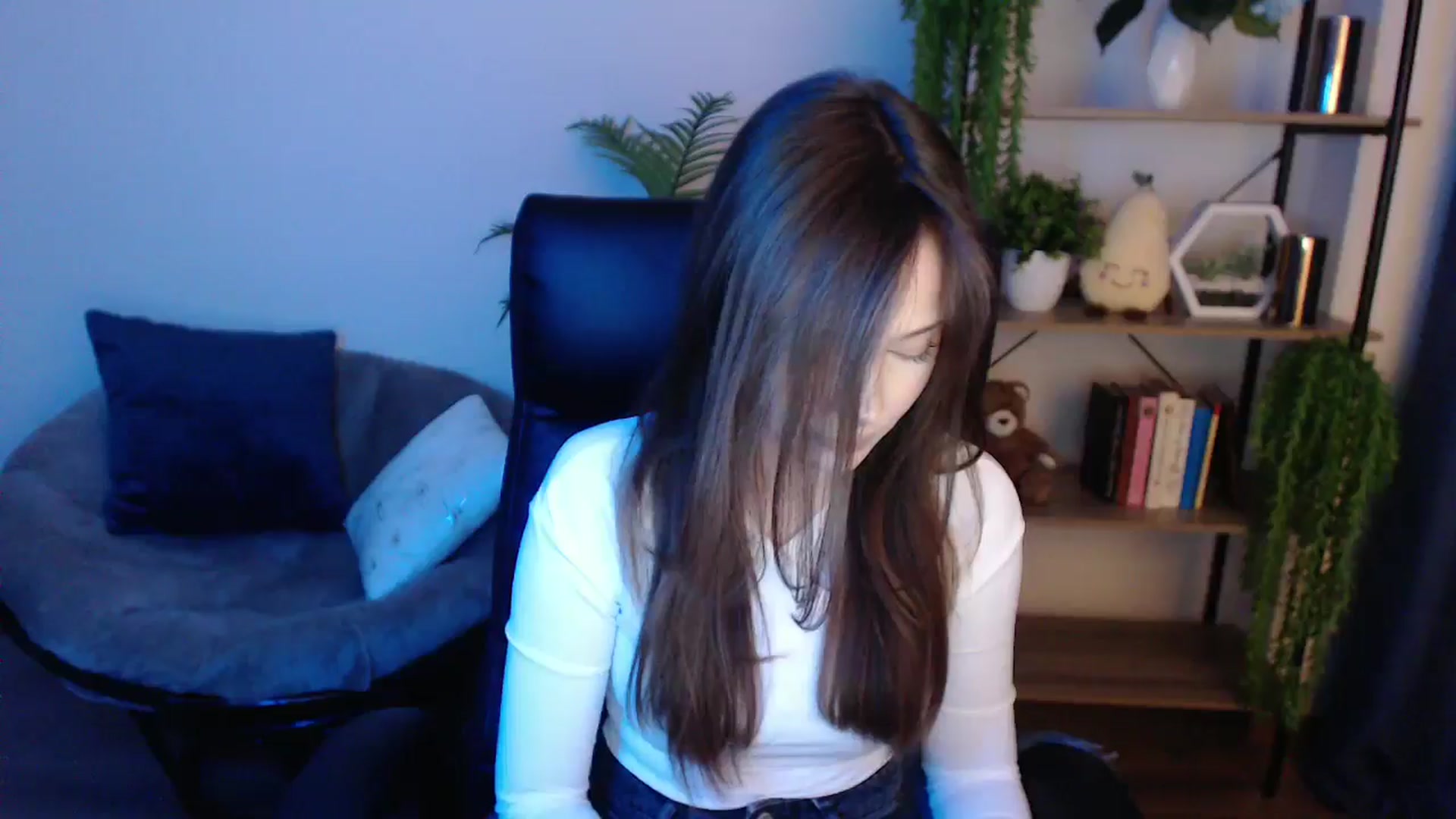 Gallery image thumbnail from KateManelli's myfreecams stream on, 02/17/2025, 11:17 image 10 of 20